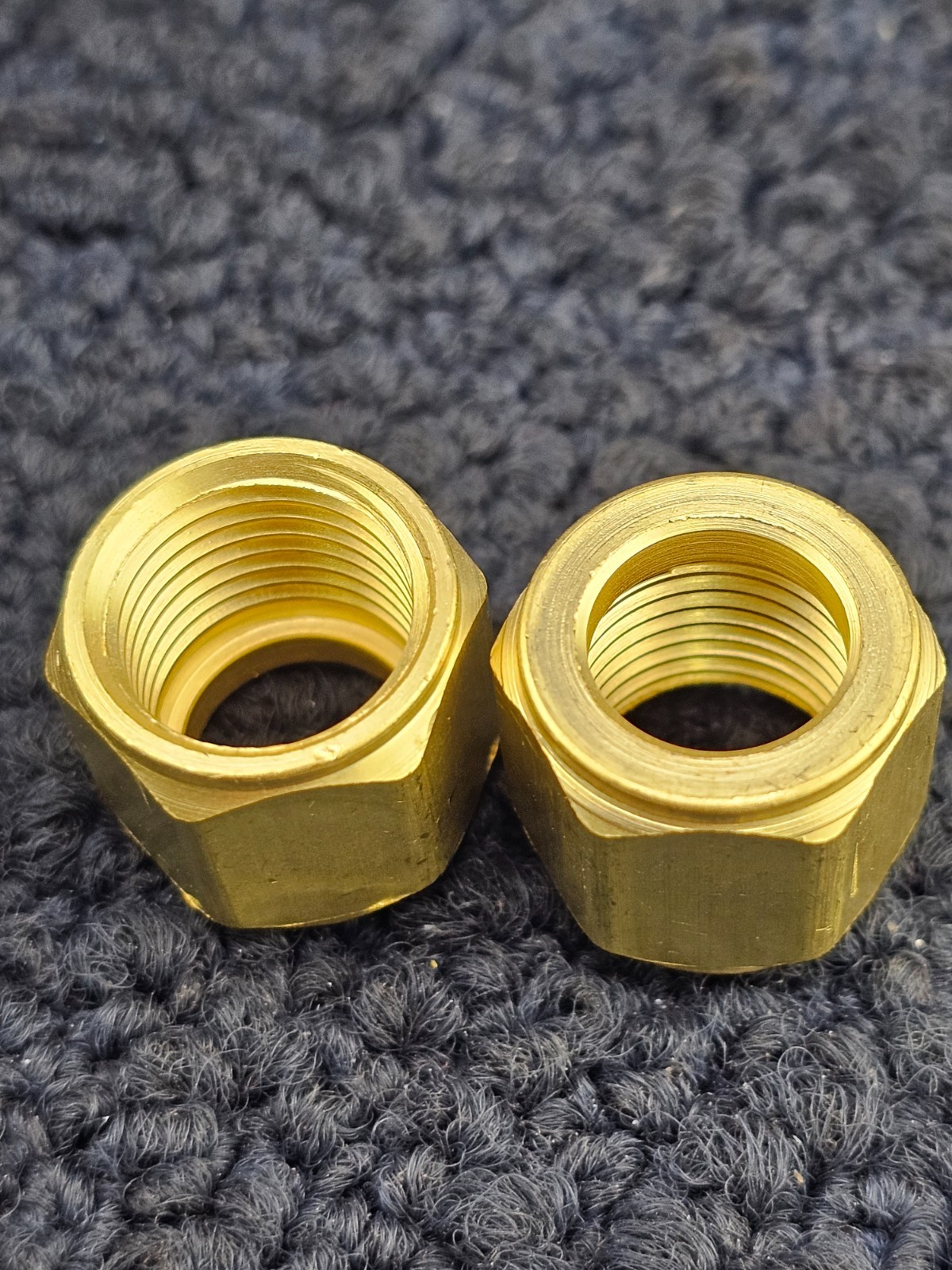 (4 PIECES) Radnor 64003986: B-Size Oxygen Hose Nuts 200 PSIG Fuel Gas Use Brass