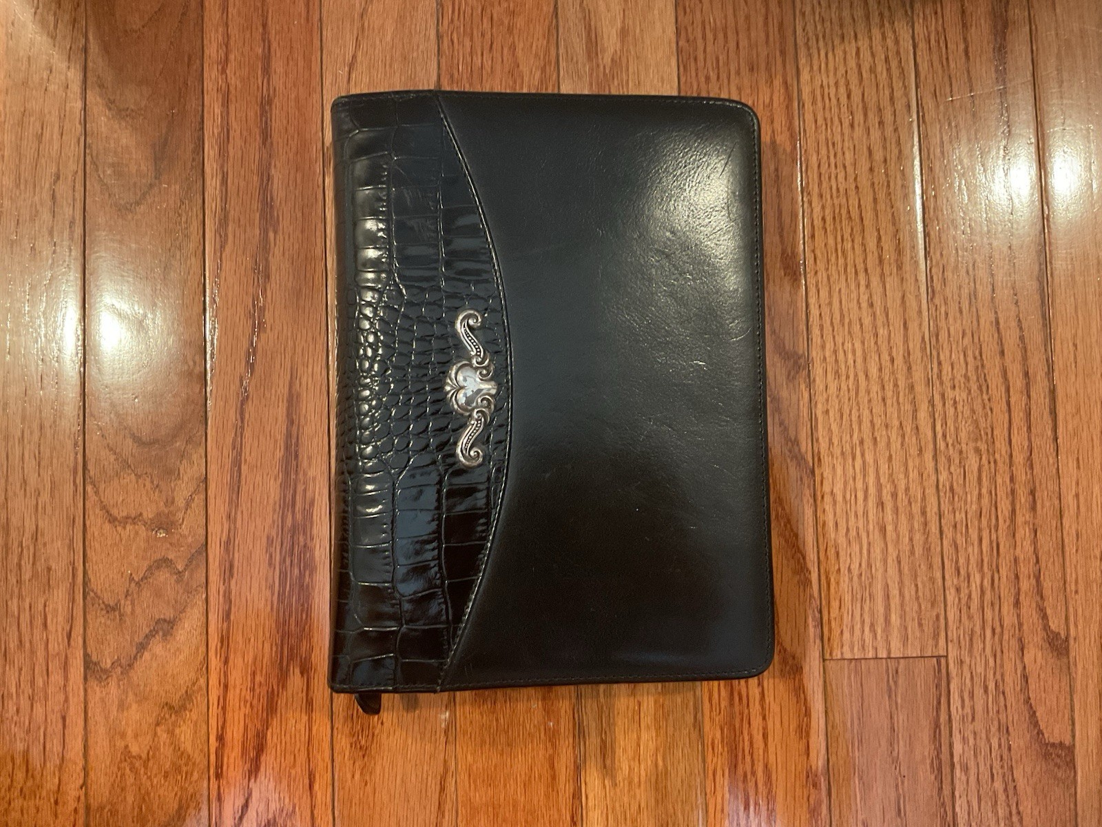 BRIGHTON COLLECTIBLE BLACK LEATHER ZIP AROUND ORGANIZER DAY PLANNER BINDER