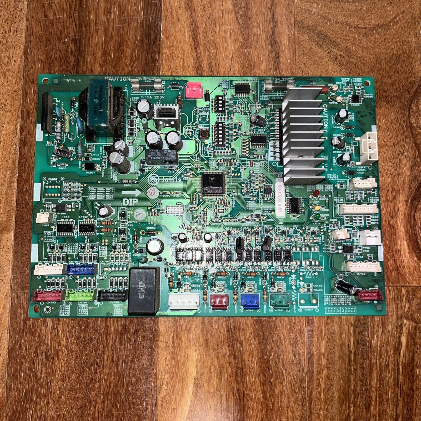 Mitsubishi Electric DM00Y661 HVAC Main Control Circuit Computer Board