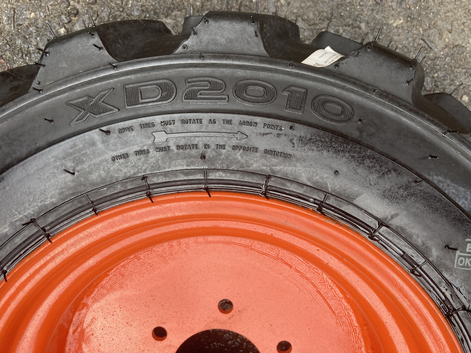 23X8.50-12 XD2010 Front Tires/Rims for Kioti/Kubota B-Series-6-4.75″ lugpattern