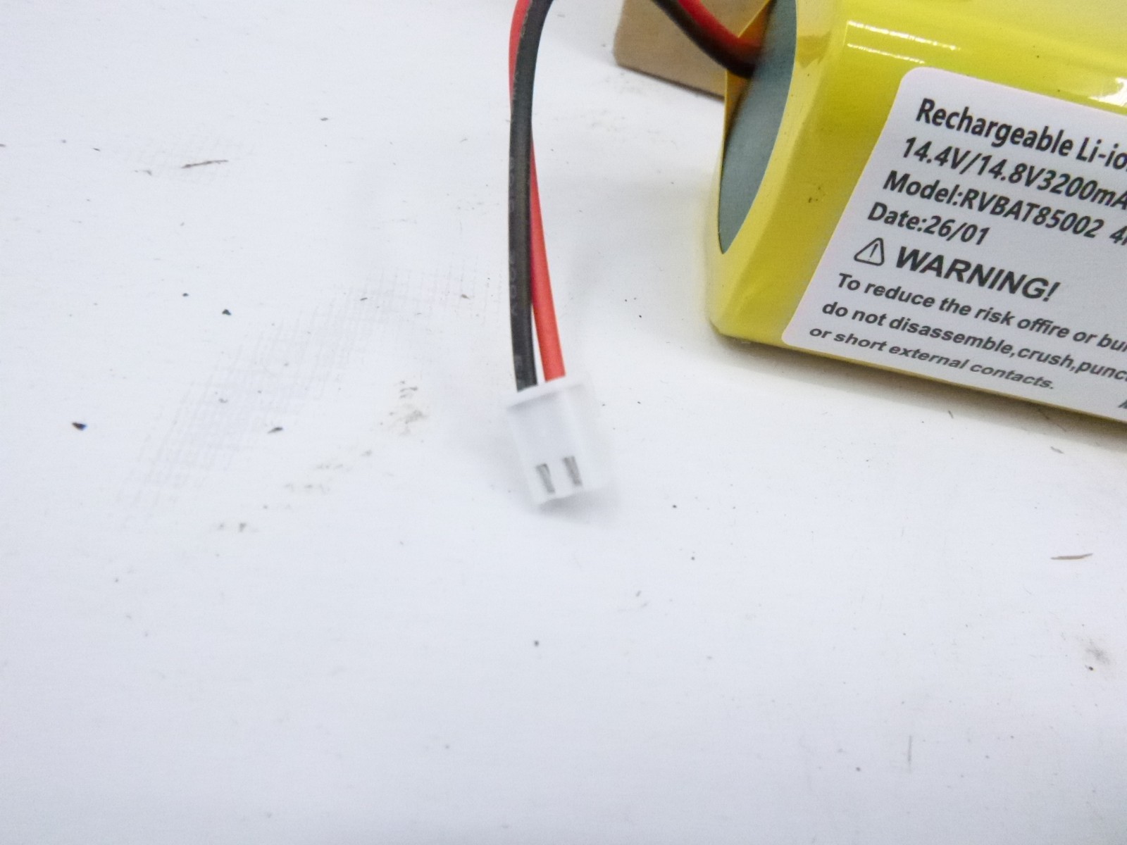 Rechargeable Li-ion Battery 3200mAh 46.08Wh 14.4V/14.8V RVBAT85002 Yellow