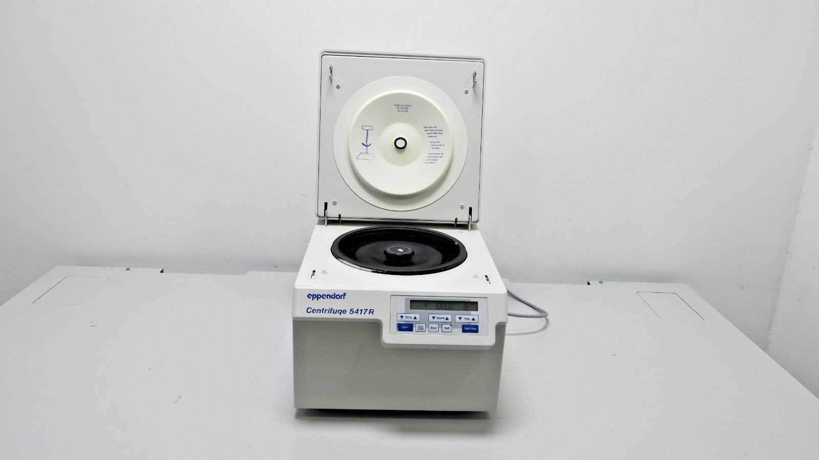 Used Eppendorf 5417R Refrigerated Centrifuge with FA-45-30-11 Fixed Angle Rotor