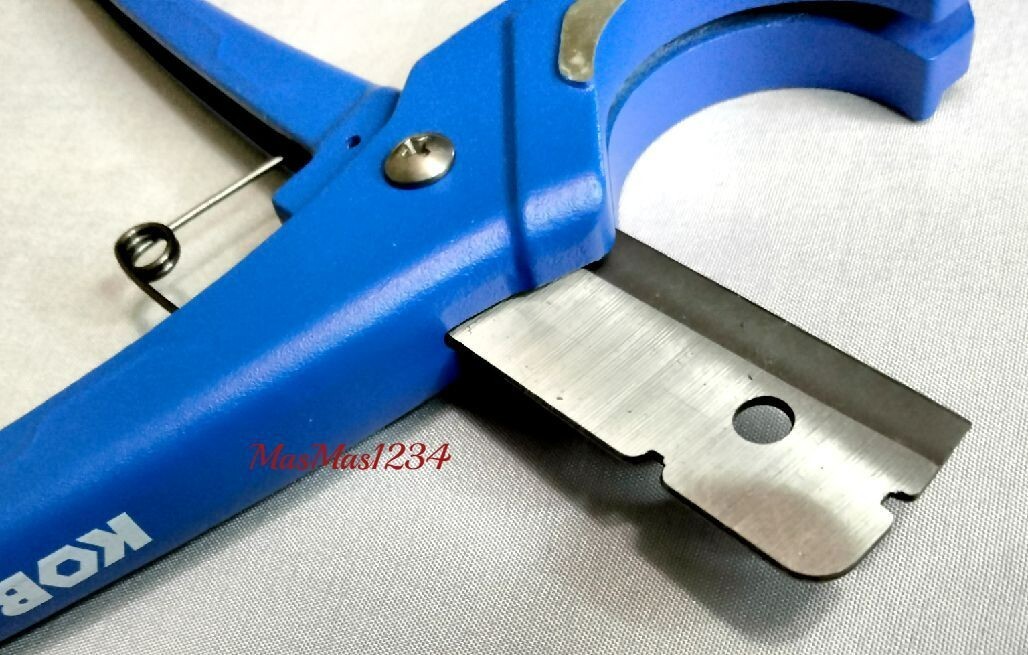 KOBALT 1-1/4″ Poly Tube Cutter, Cuts Soft Plastic Vinyl, Rubber Tubing FAST SHIP