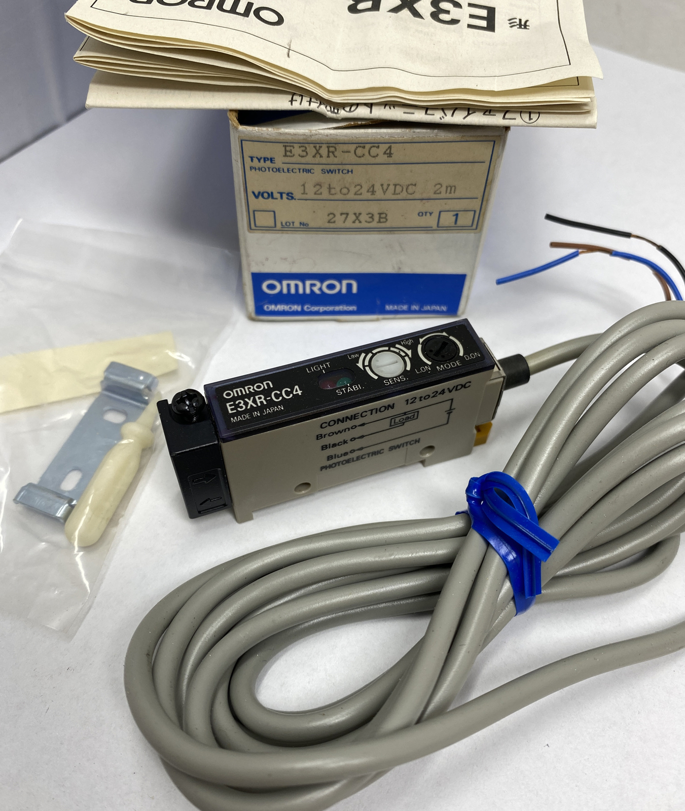 OMRON E3XR-CC4 Photoelectric Fiber Optic Sensor (Amplifier) 12 to 24VDC 2m cable