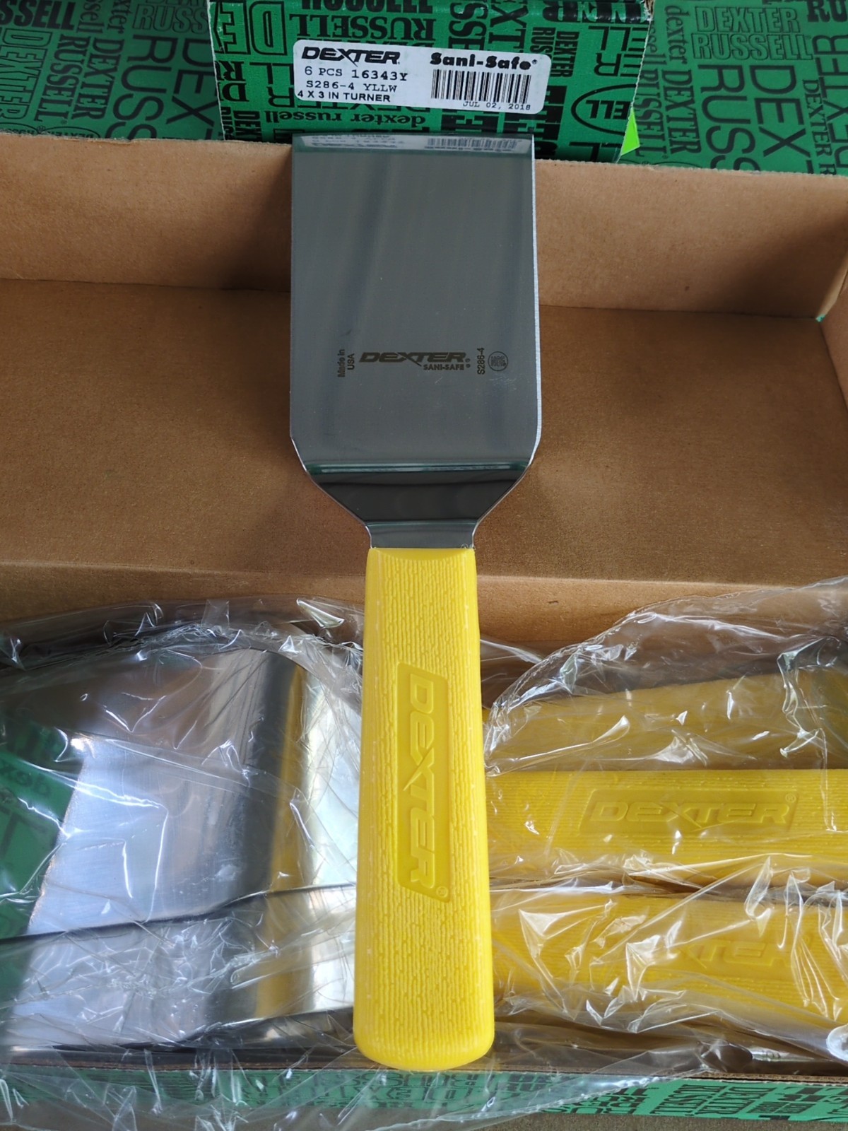 Dexter Russell S286-4 Sani-Safe 4 x 3″ Hamburger Turner Yellow 16343Y Qty-1