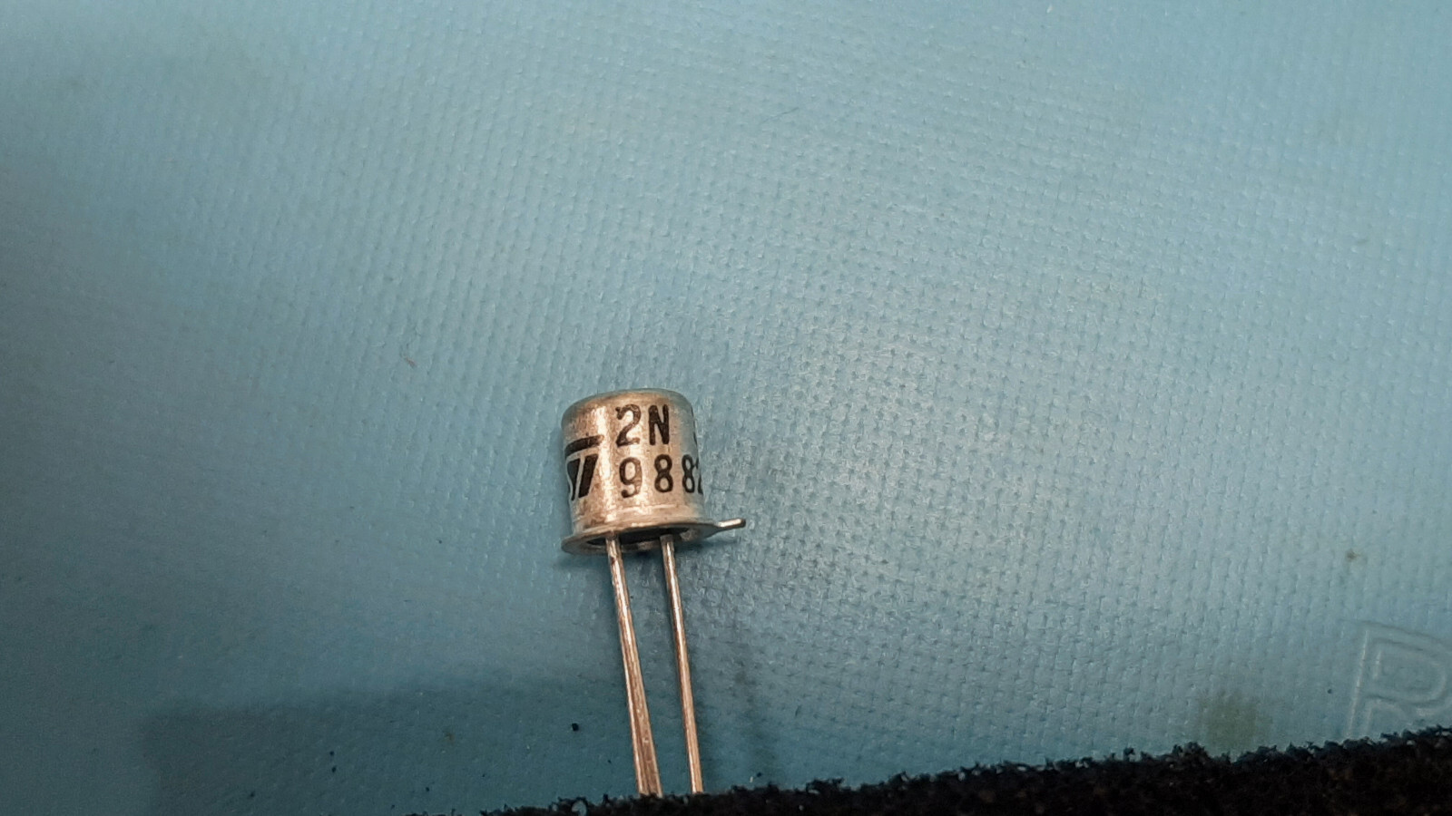 (10 PCS) 2N3700 Transistor NPN bipolar 80V, 1A, 0.5/1.8W, TO18, 4dB, ST MICRO
