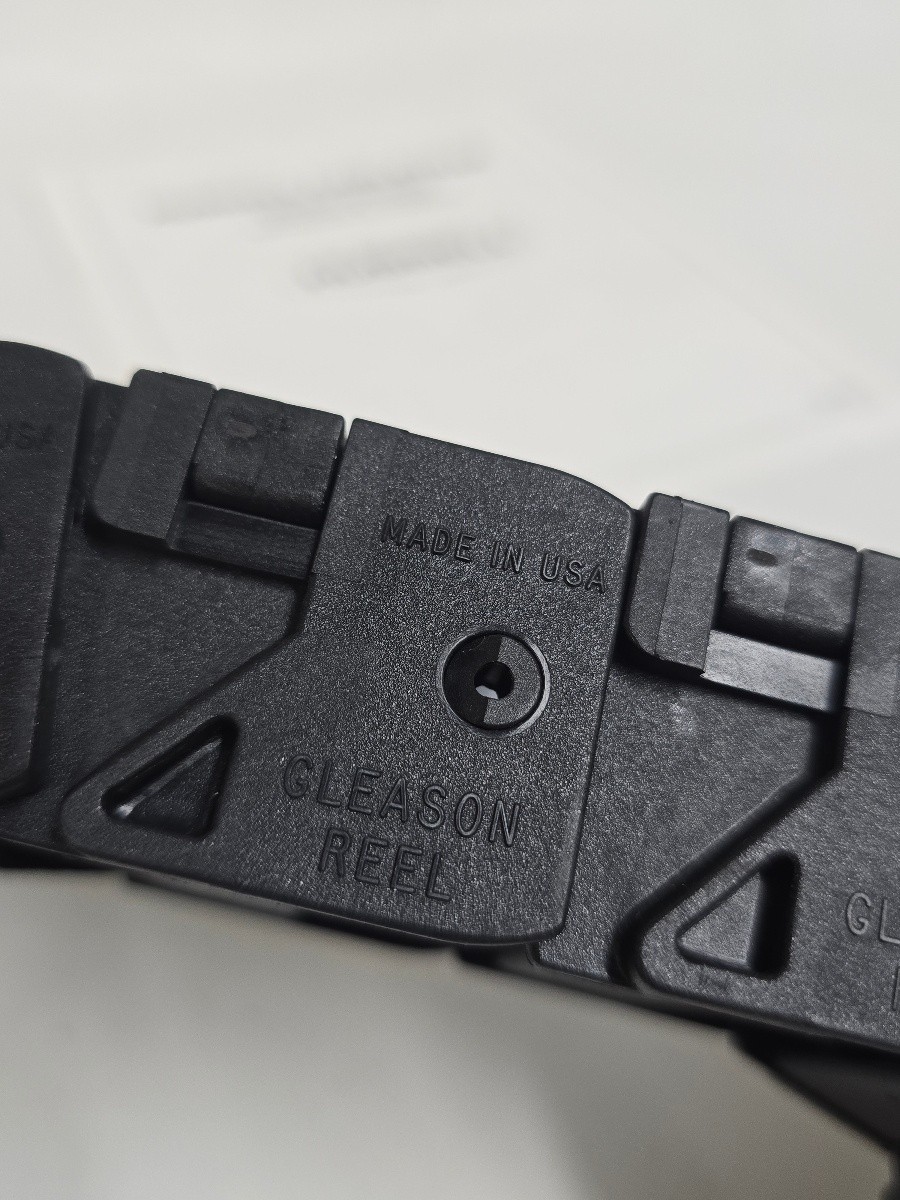 Hubbell CableTrak Cable Track Cable Carrier Black Plastic 162P-1.91R-3.44R