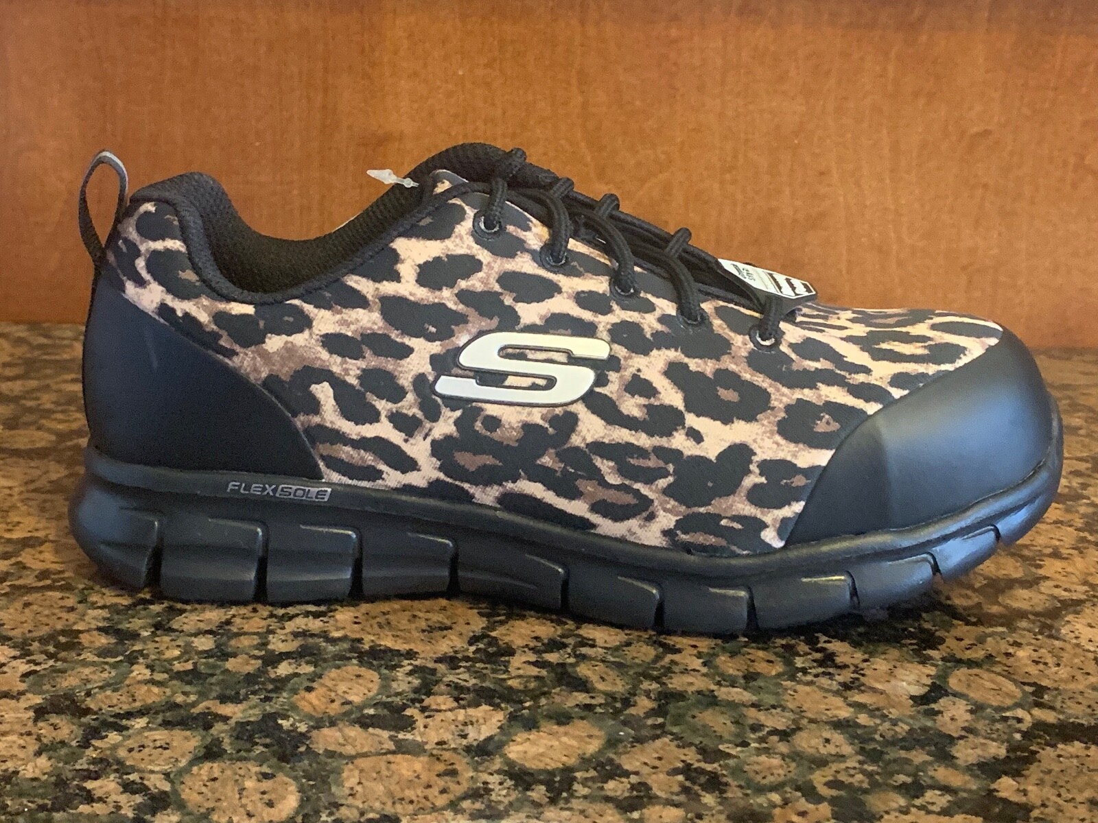 New! Womens SKECHERS SURE TRACK SAIVY MEMORY FOAM SLIP-RESISTANT WORK SHOES