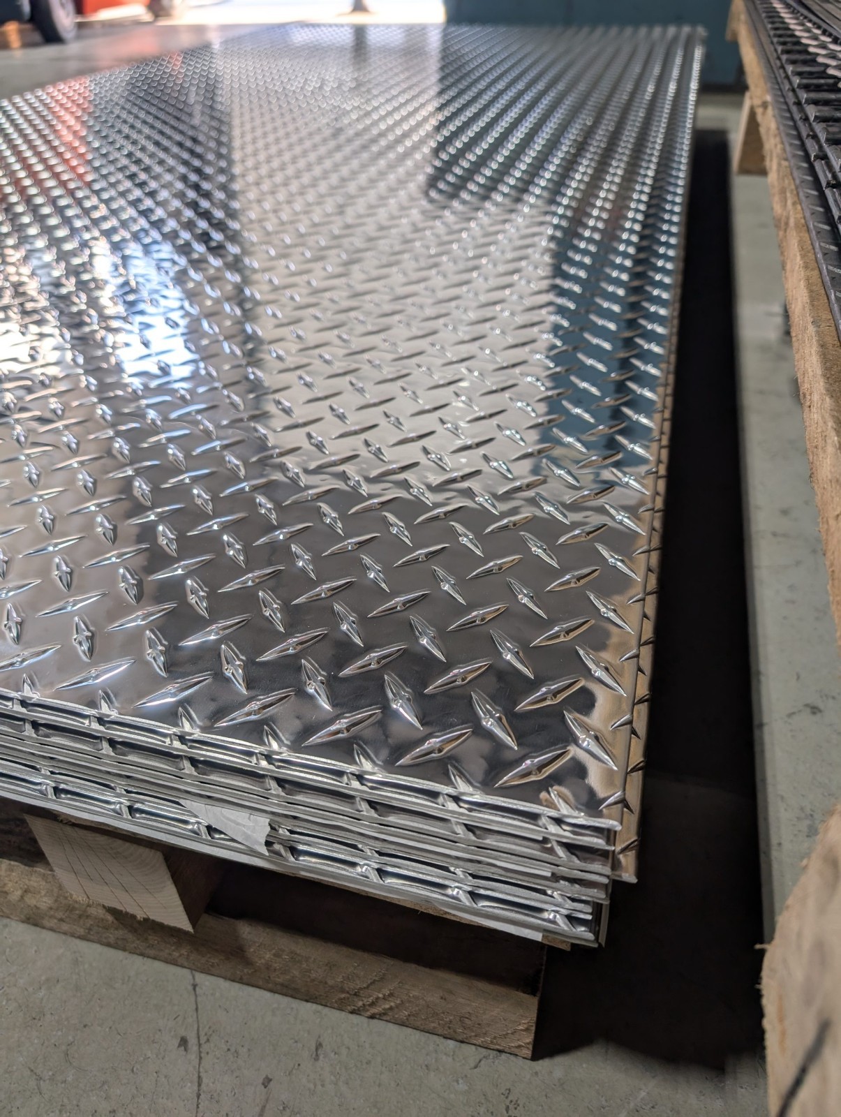 12″ x 12″ Diamond Plate Aluminum .125″ Thick (1/8 in) – Treadplate