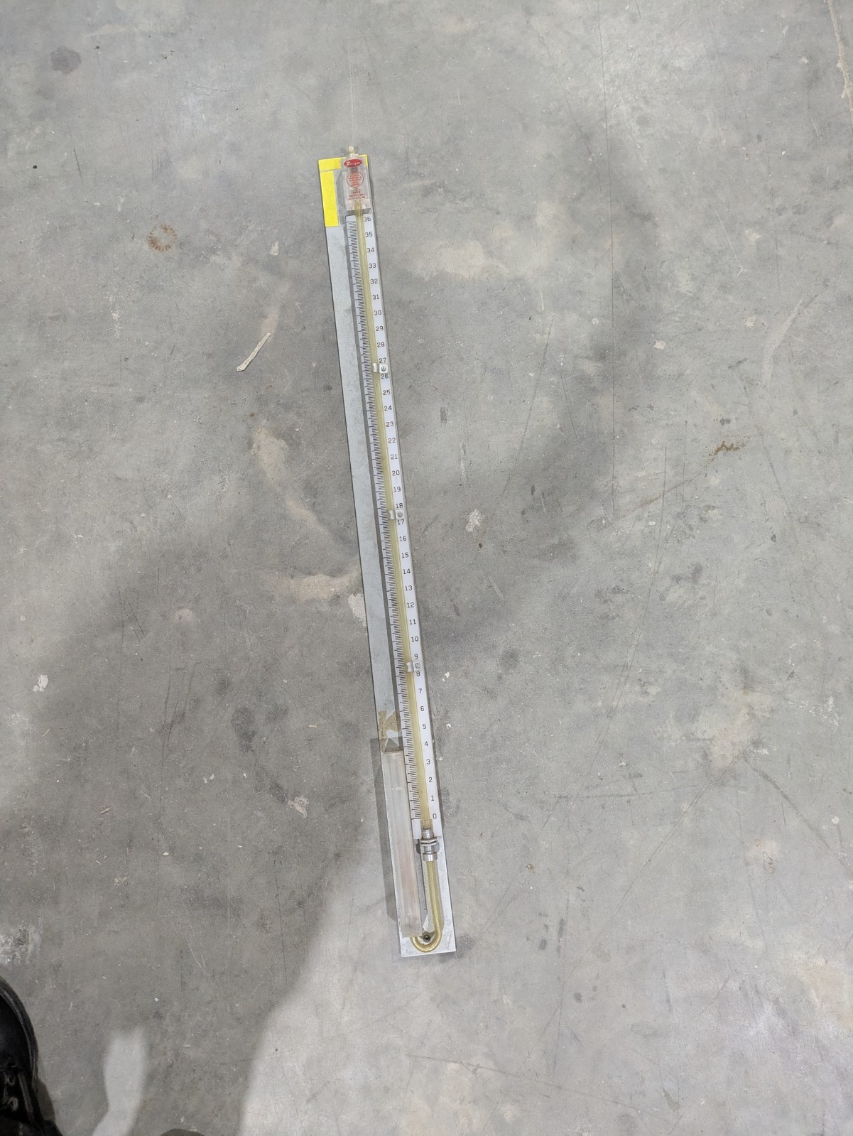 Dwyer 1230-36 Flex-Tube Well-Type Manometer Series 1230 36-Inch Range Used