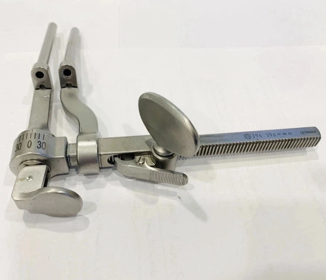 Medtronic Adjustable Cervical Neuro Spine Distractor Best Quality