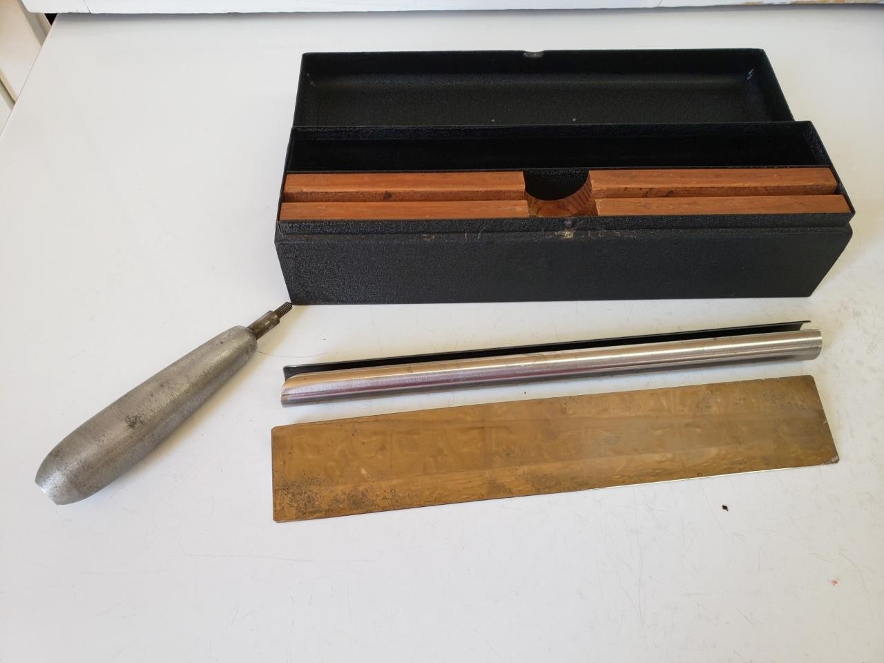 Antique Vintage A.S. ALOE Microtome Blade Blade Holder Handle & Box 10″