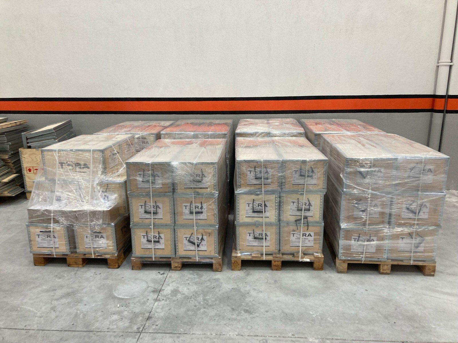 26.500 LBS Hydraulic Winch Including 82 ft Stell Rope and Hook