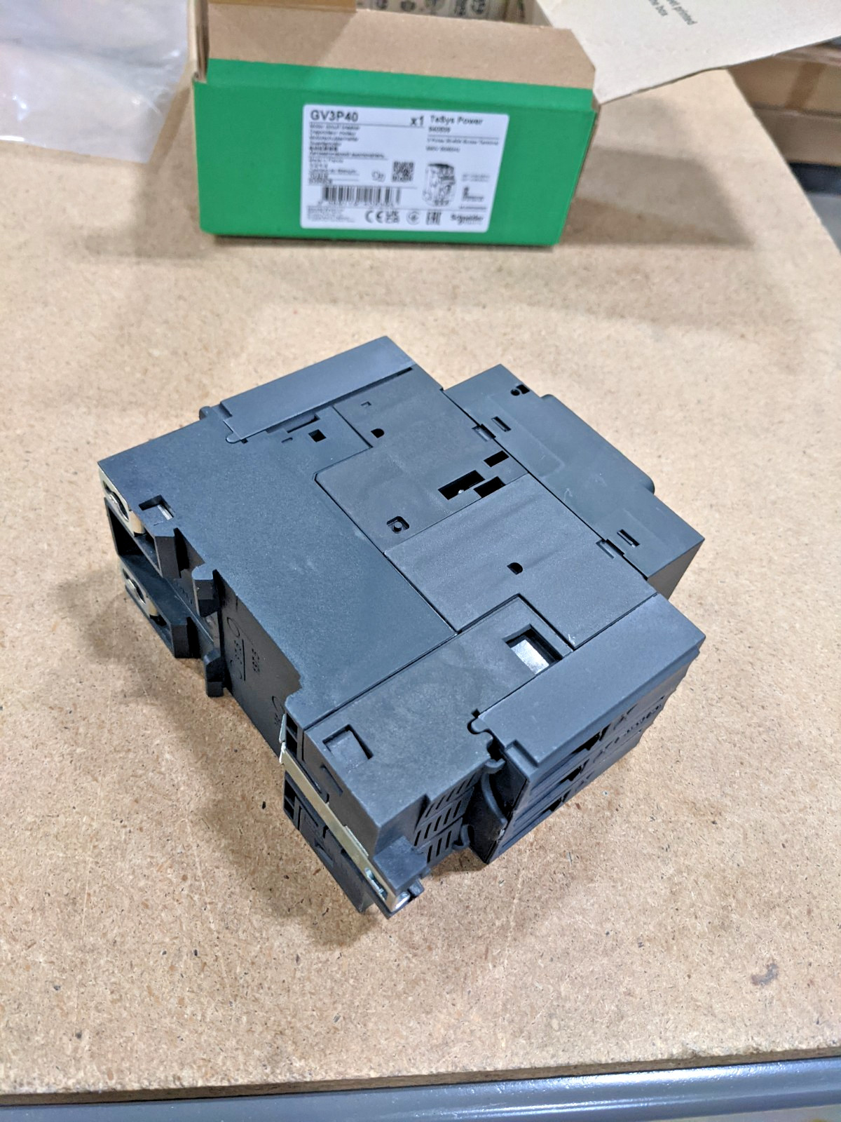 Schneider Electric TeSys Deca Circuit Breaker 30 to 40A GV3P40