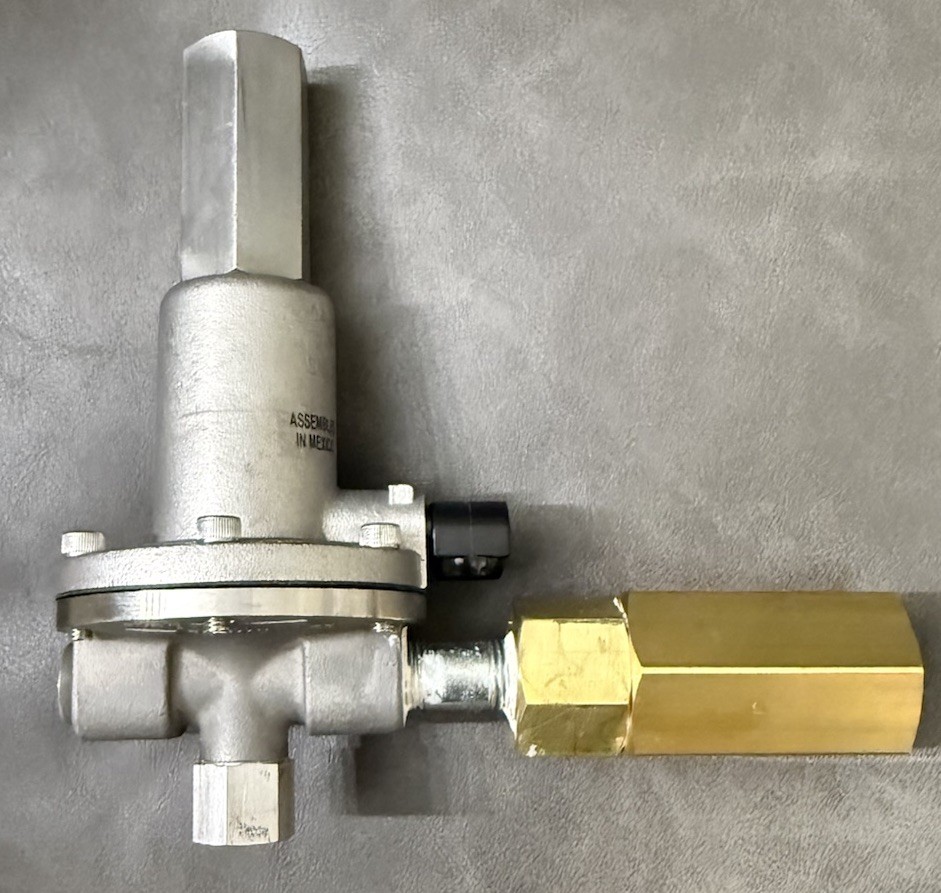 NEW FISHER 6352 PILOT AIR VALVE 6352 Brand New In Box See Pictures 600 Psi Max
