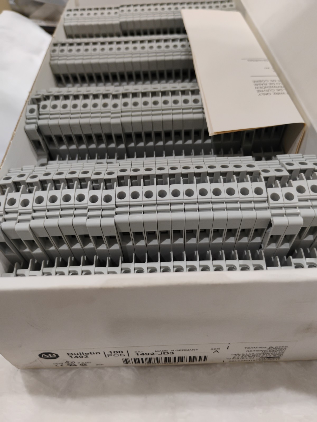 Allen Bradley 1492-JD3 Ser. A New Box Of 100 PCS