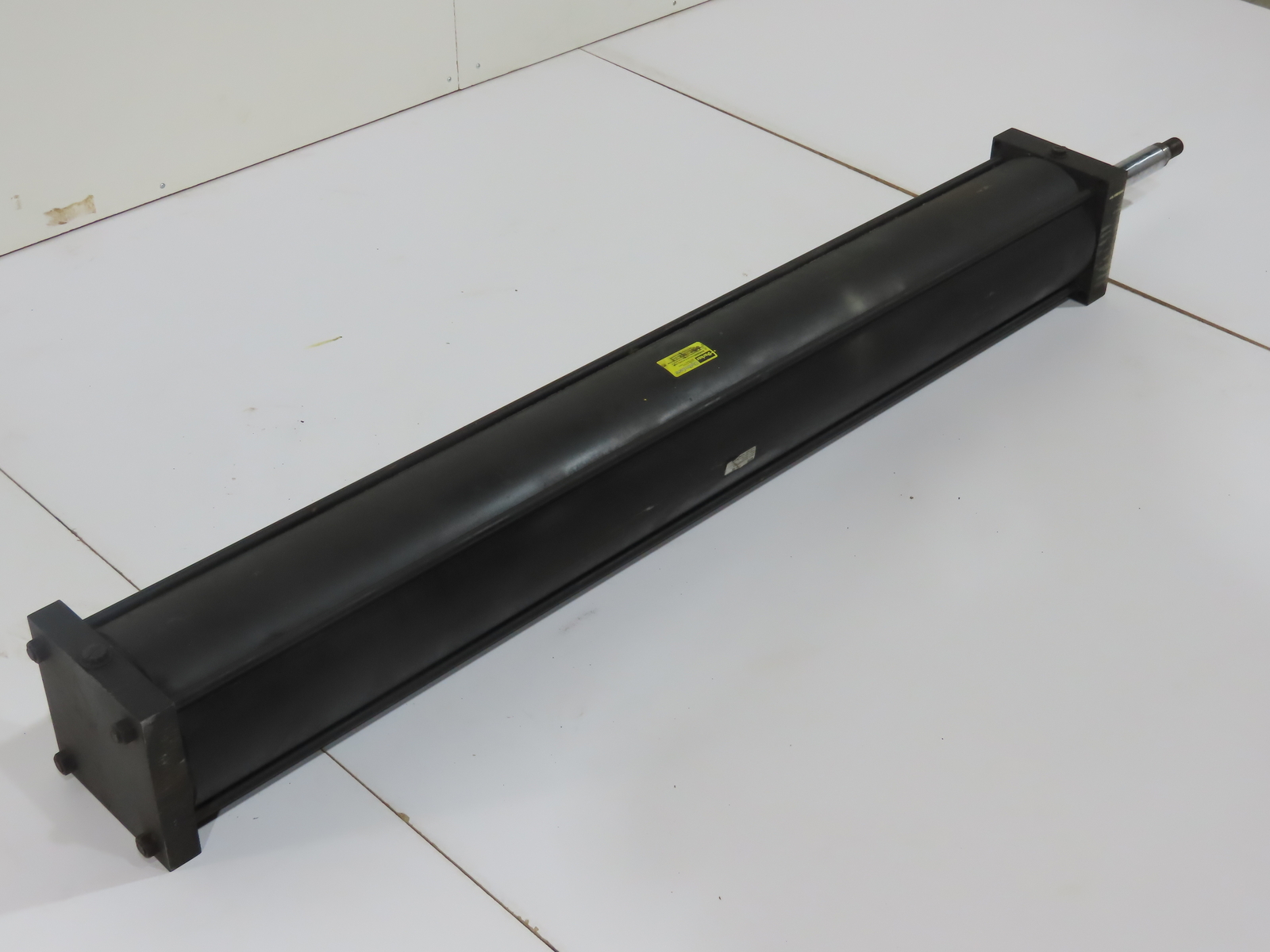 Parker 08.00 CJB2ANUVS33AC 63.000 Pneumatic Cylinder 250 PSI 8″ Bore 63″ Stroke