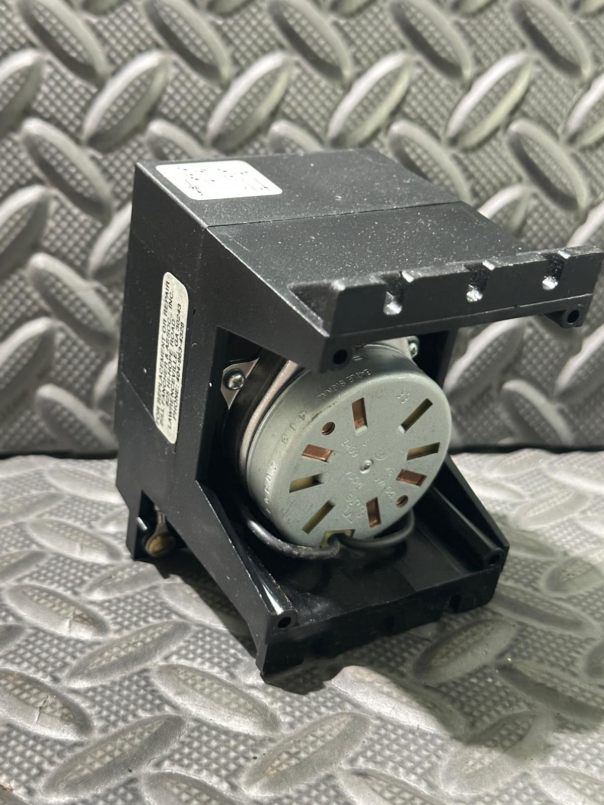 Eagle Signal BR110A6 Industrial Timer 120VAC 60Hz 60-Min Time Delay Relay USA
