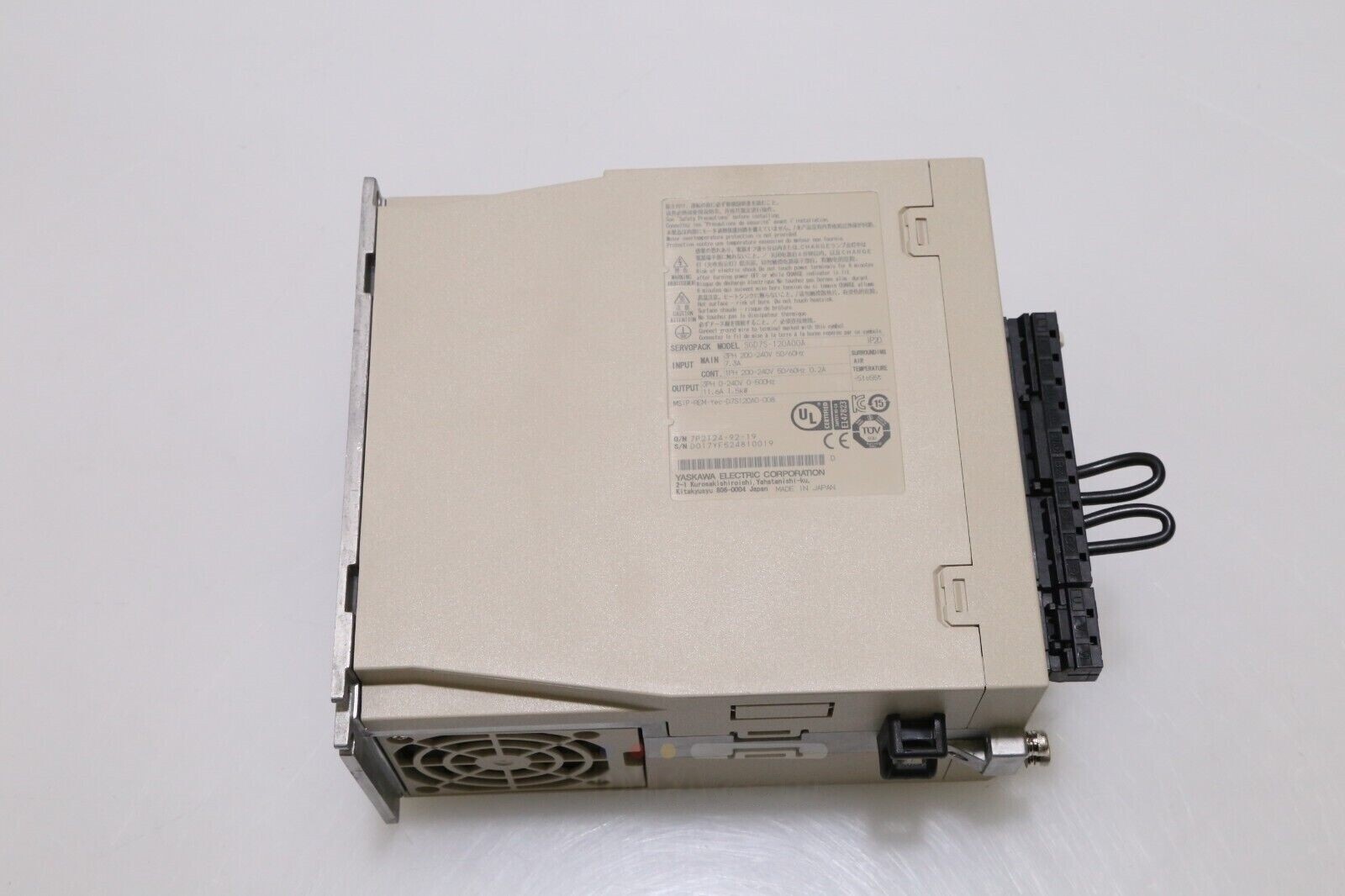 SGD7S-120A00A NEW Yaskawa servo motor SGD7S-120A00A