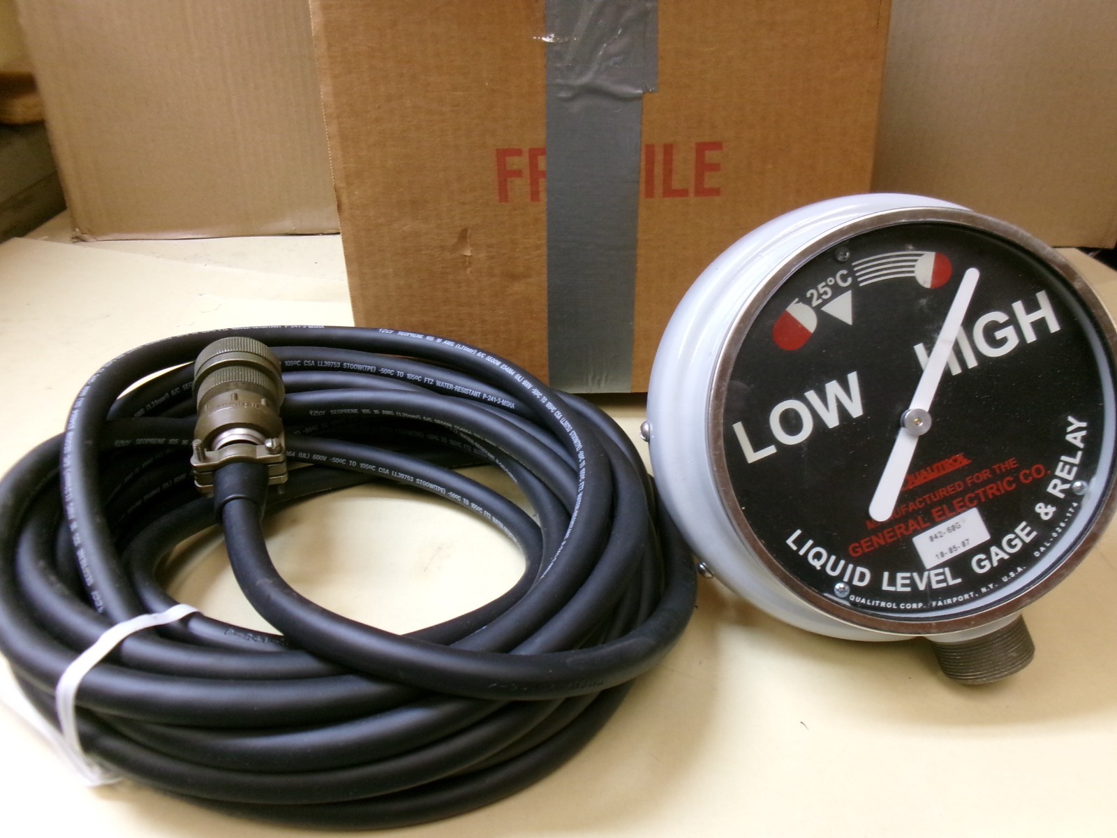New QUALITROL 842-60G Liquid Level Gage And Relay , DAL-026-174 , With Cord