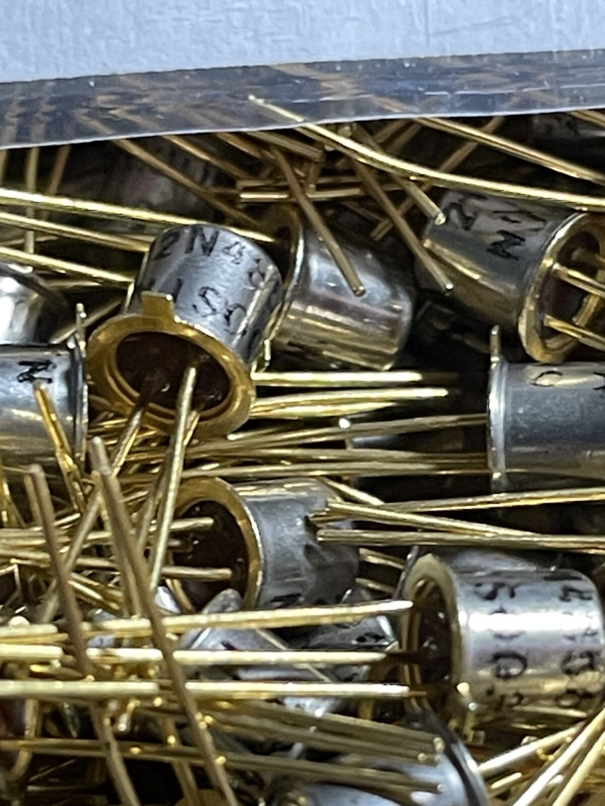 Lots of 2, 5, 10 of 2N4856 with gold leads,N Channel JFET in a TO-18 case