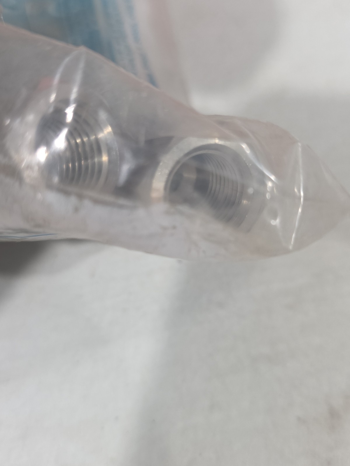Lot of 2 SWAGELOK Stainless PIPE FITTING ADAPTER 1/4″ FNPT X 1/4″ MNPT SS-4-A