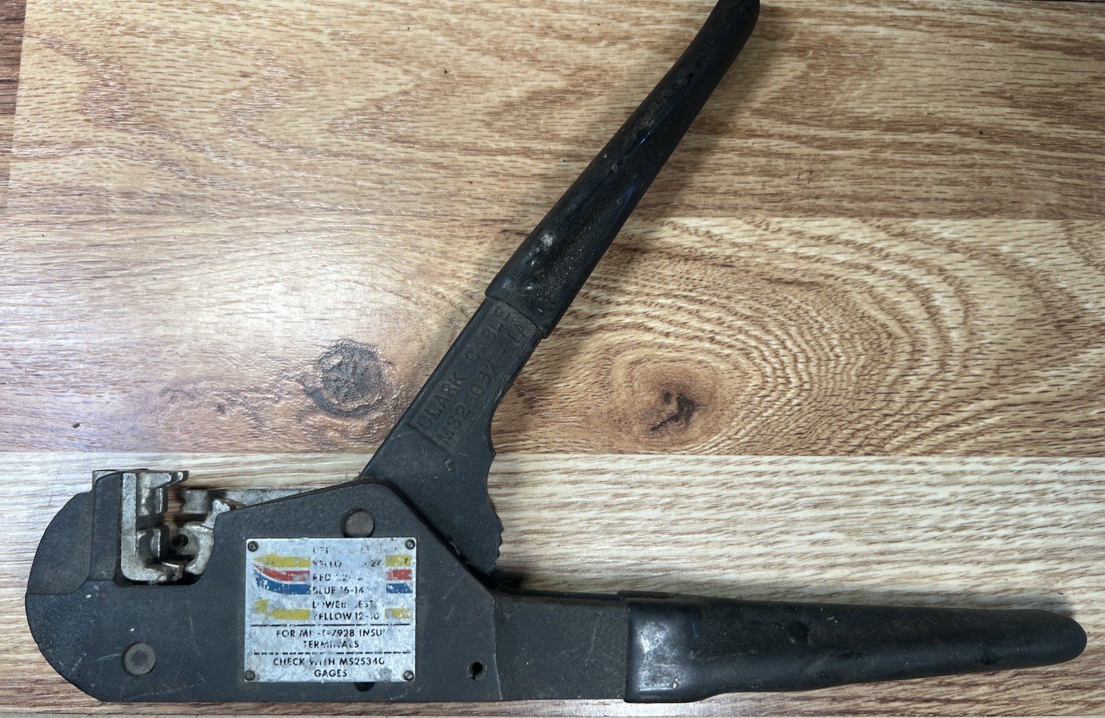 Clark Cable MS25037-1A Crimping Tool for MIL-T-7928 Insulated Terminal 10-26 AWG