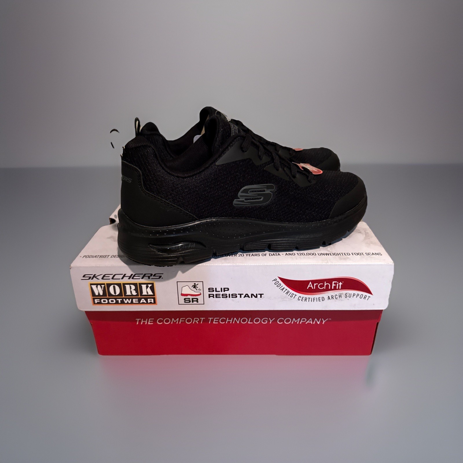 Skechers Women’s Size 7.5 Arch Fit Slip Resistant Work Shoes