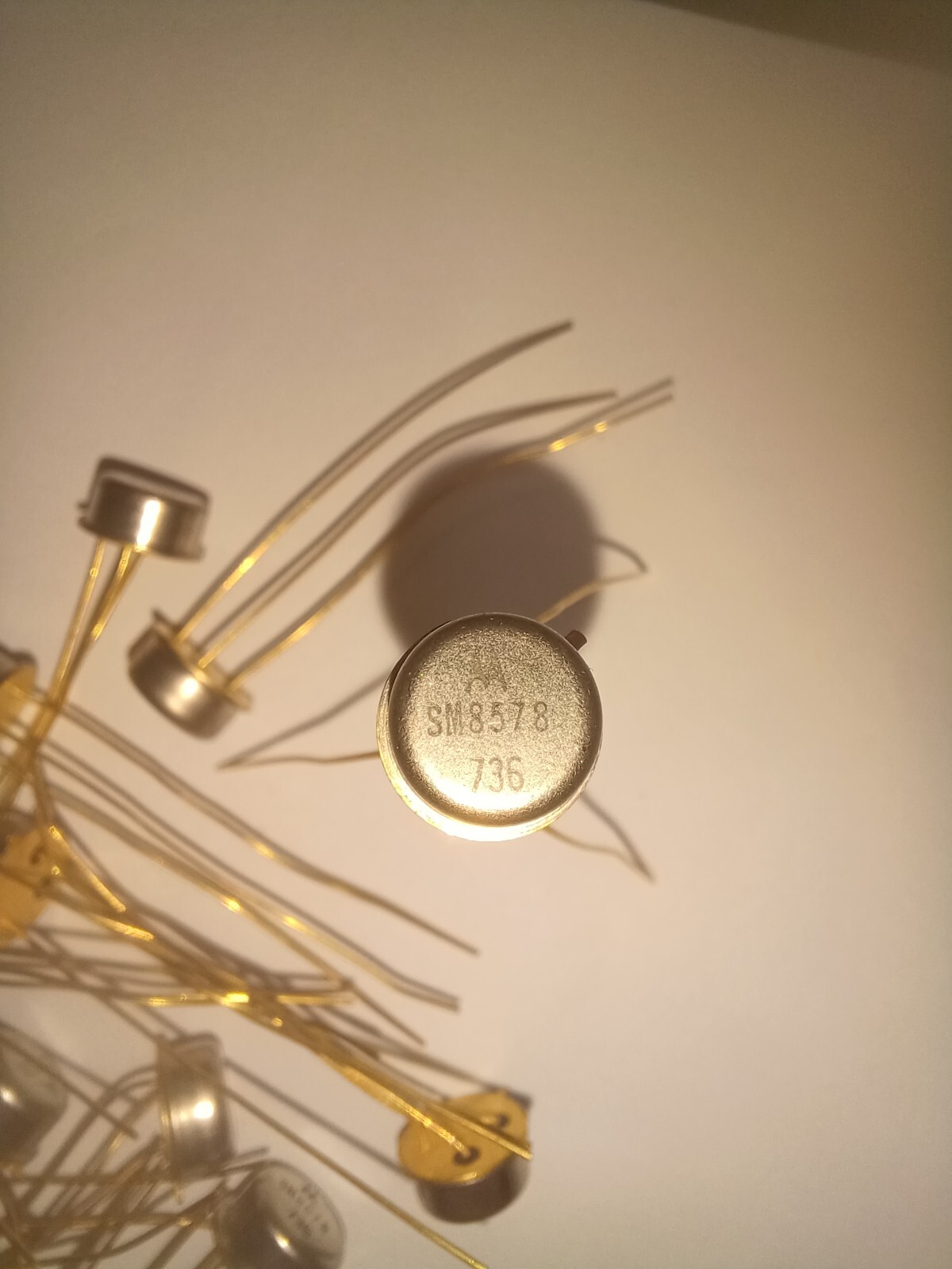 Motorola SM8578 PNP Silicon Transistors/Lot of 20/NOS/TO-39 gold leads