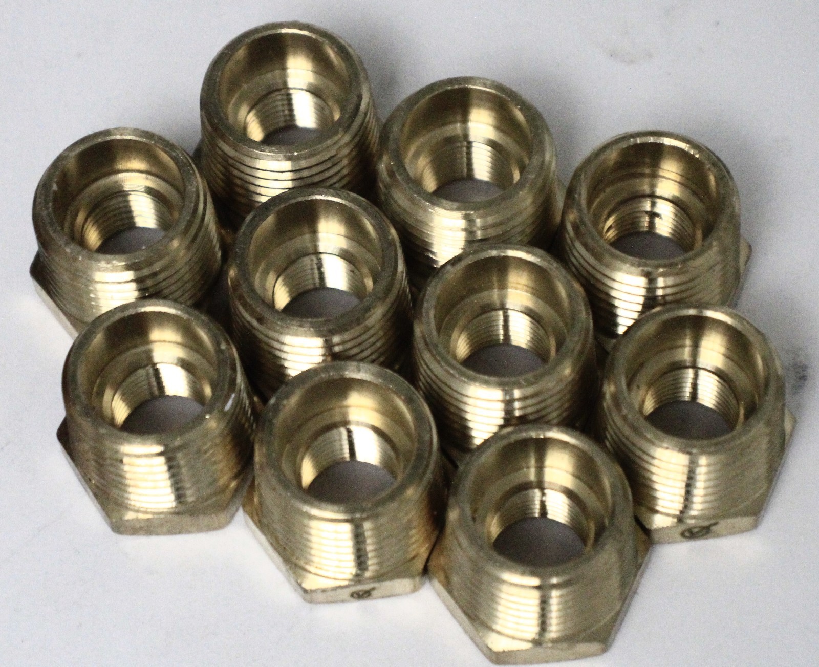 Lot of 10 Brass Reducing Bushing 1/2″ NPT Male to 1/4″ NPT Female Pipe