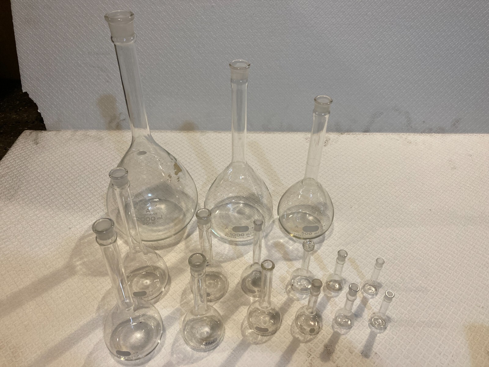 Lot of 15 Pyrex, Kimax & A Volumetric Flasks 5/10/25/50/100/250/500/1000/2000 mL