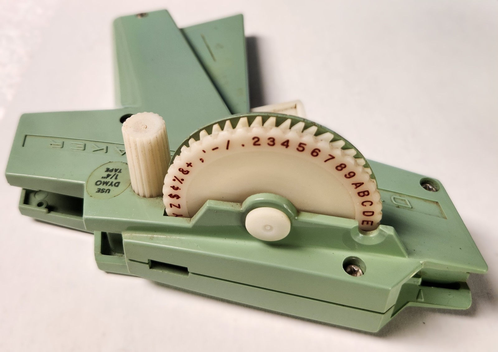 Vintage 1960’s DYMO M-4 Label Maker Green Uses 1/4″ Tape (Not Included)
