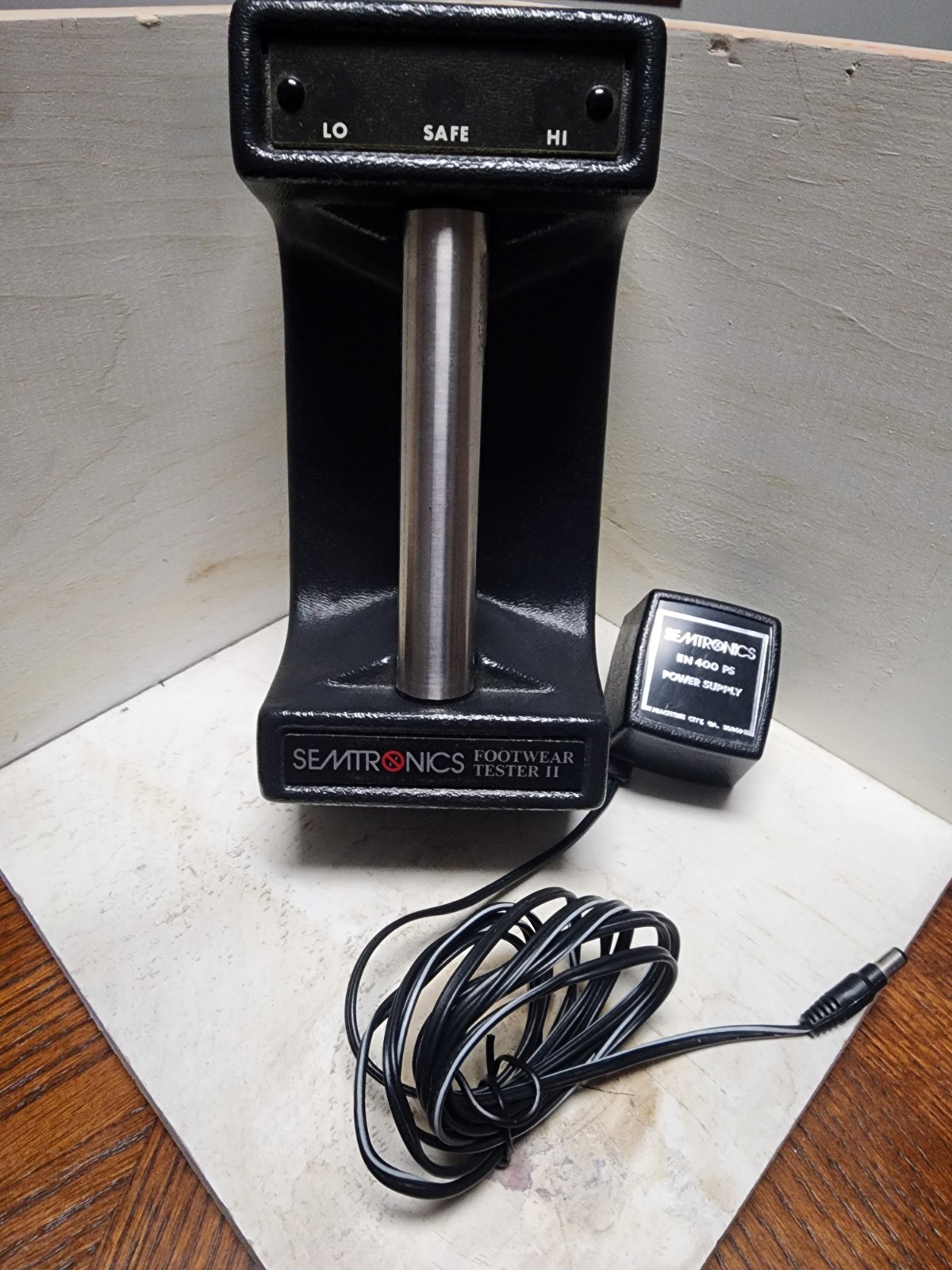 Semtronics EN‑452 Footwear Tester II + EN‑400PS Power Supply – Powers On – As‑Is