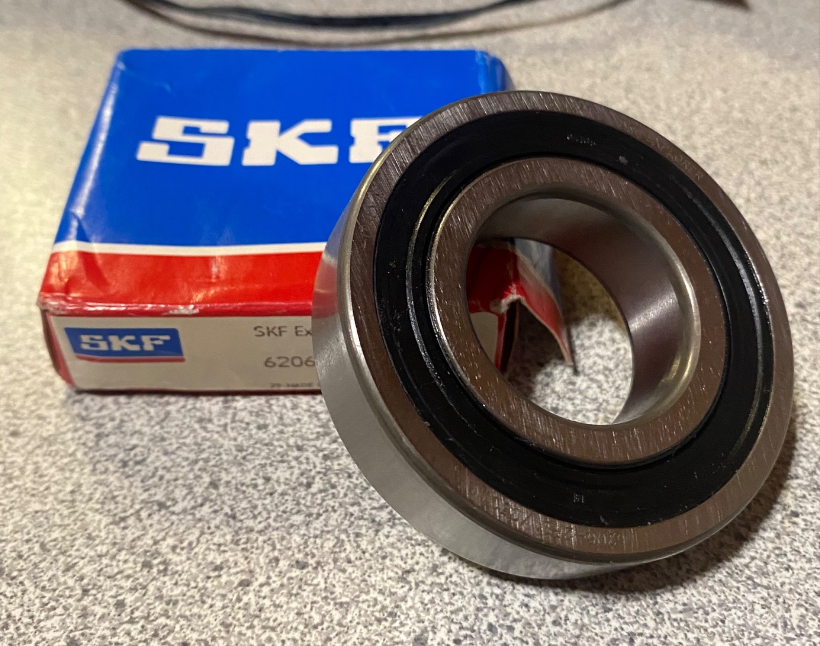 SKF – 6206 2RS1 – Deep Groove Ball Bearings