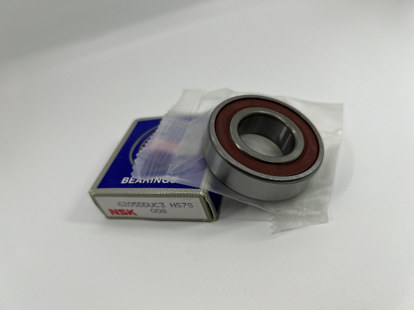 NSK 2 x 6205-2RS/DDU CM / C3 2 RUBBER SHIELDED BALL BEARING 25X52X15MM NEW JAPAN
