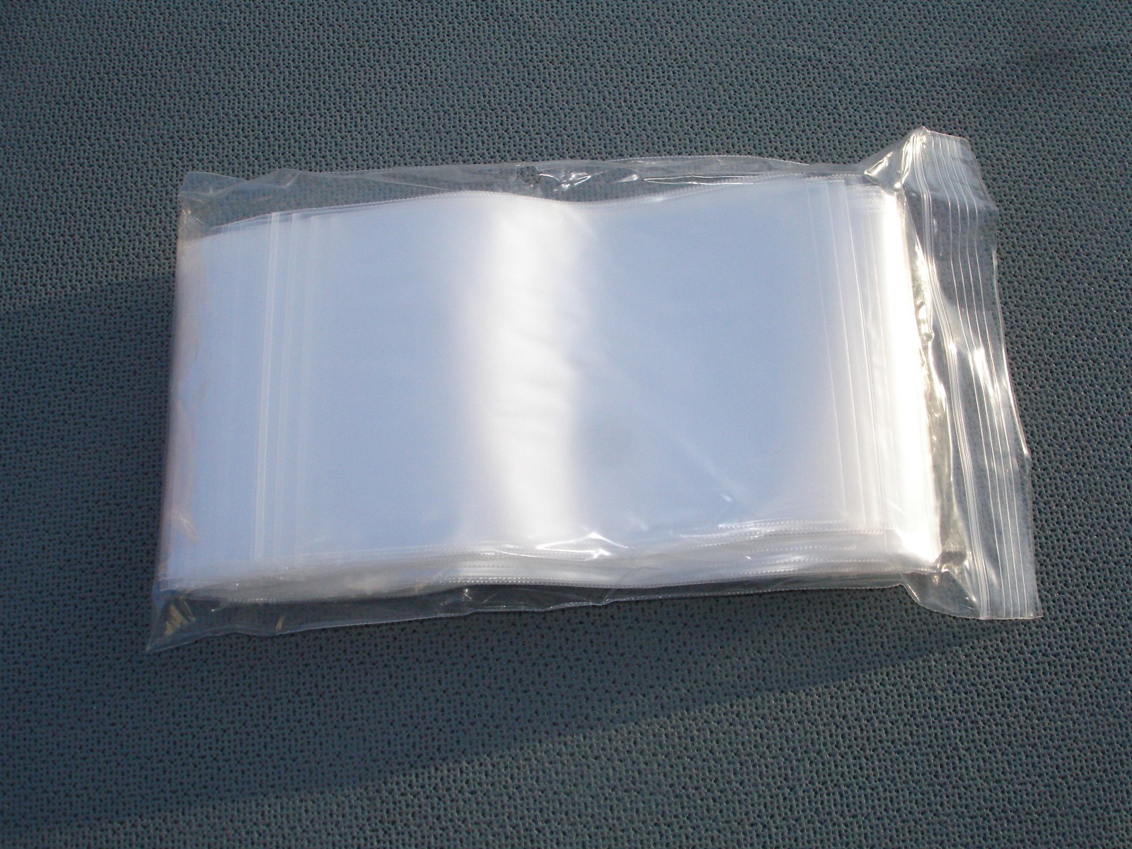 100 Count Uline 2 Mil. 3″ X 5″ Resealable Clear Poly Plastic Bag, PN S-1293