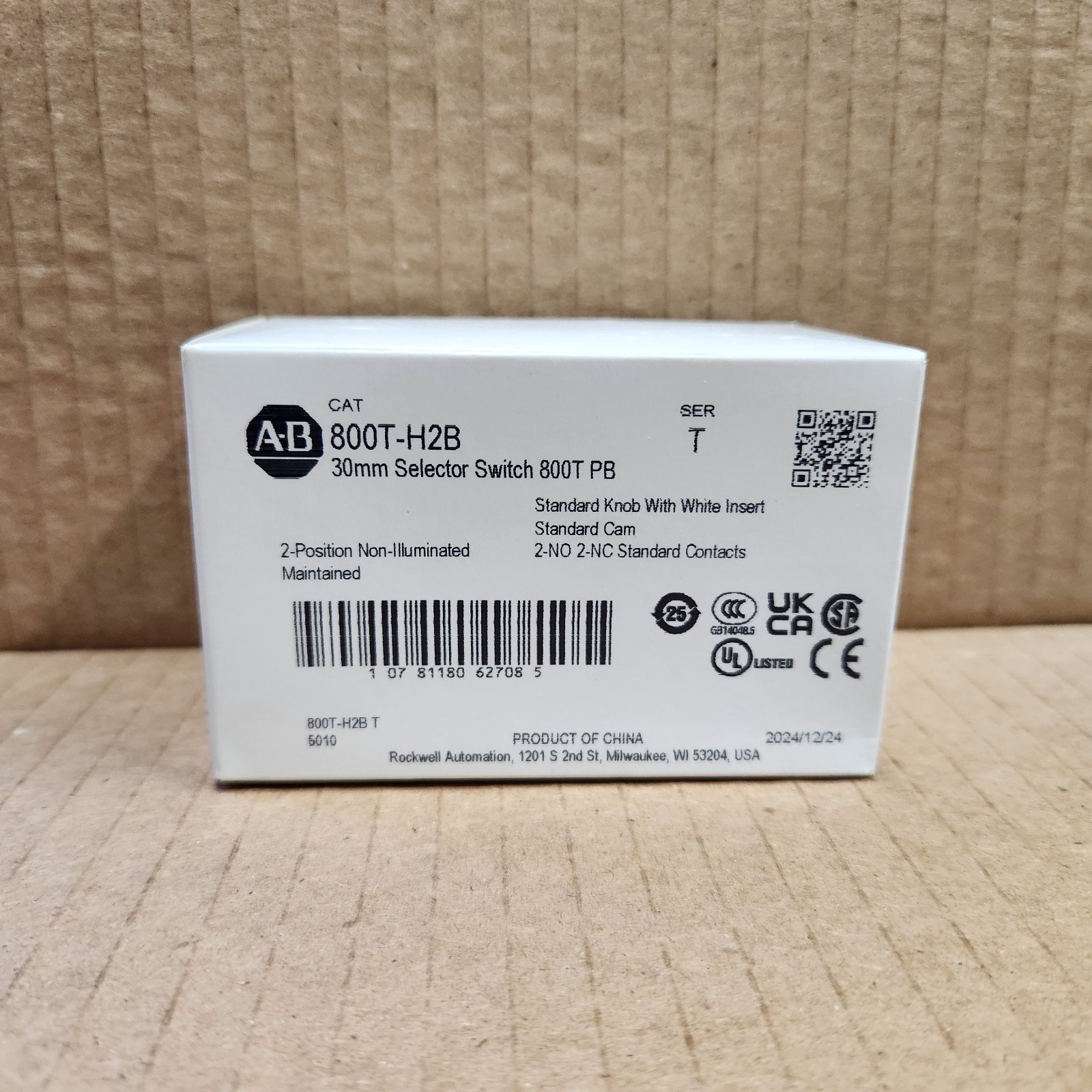 New Allen-Bradley 800T-H2B * 30mm 2 Position Selector Switch