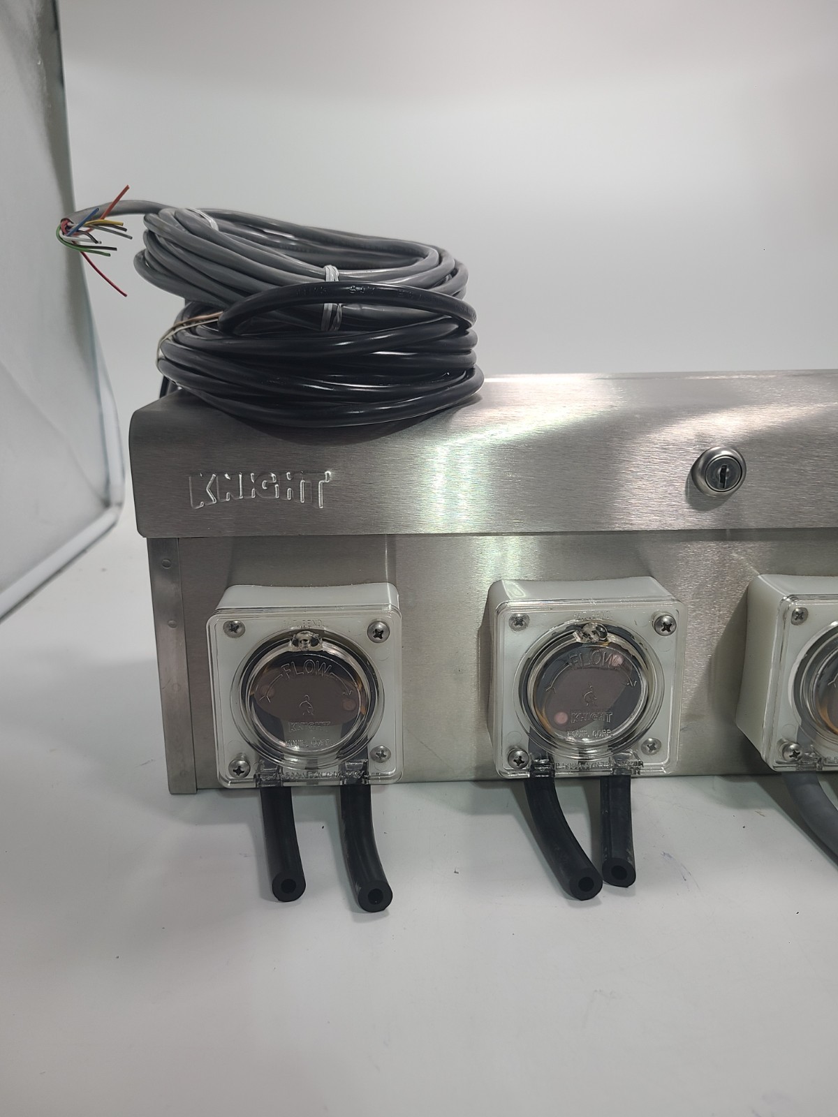 KNIGHT MANUFACTURING LAUNDRY Chemical DISPENSER w/4 PUMPS Model C-866
