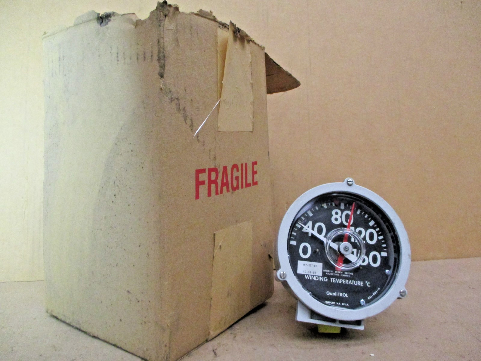 New Open Box Qualitrol Corp. 167-237-01 DAL-082-15 Temperature Gauge 53707DN