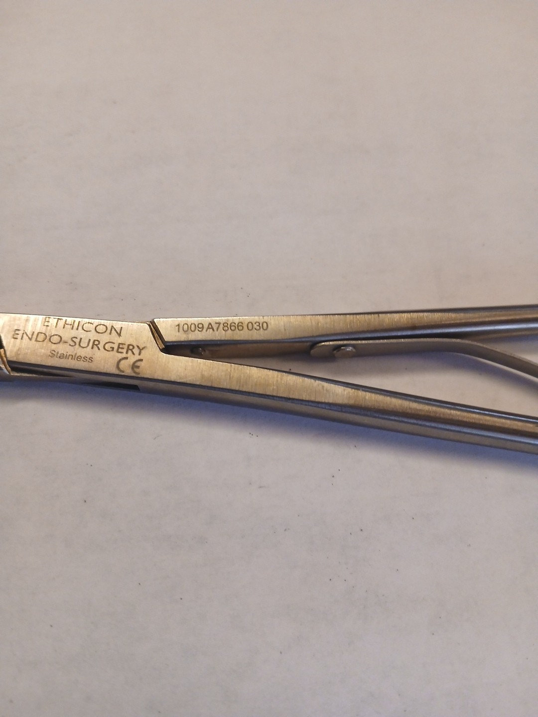 Endo-Surgery Curved 11″ Open Clip Appliers