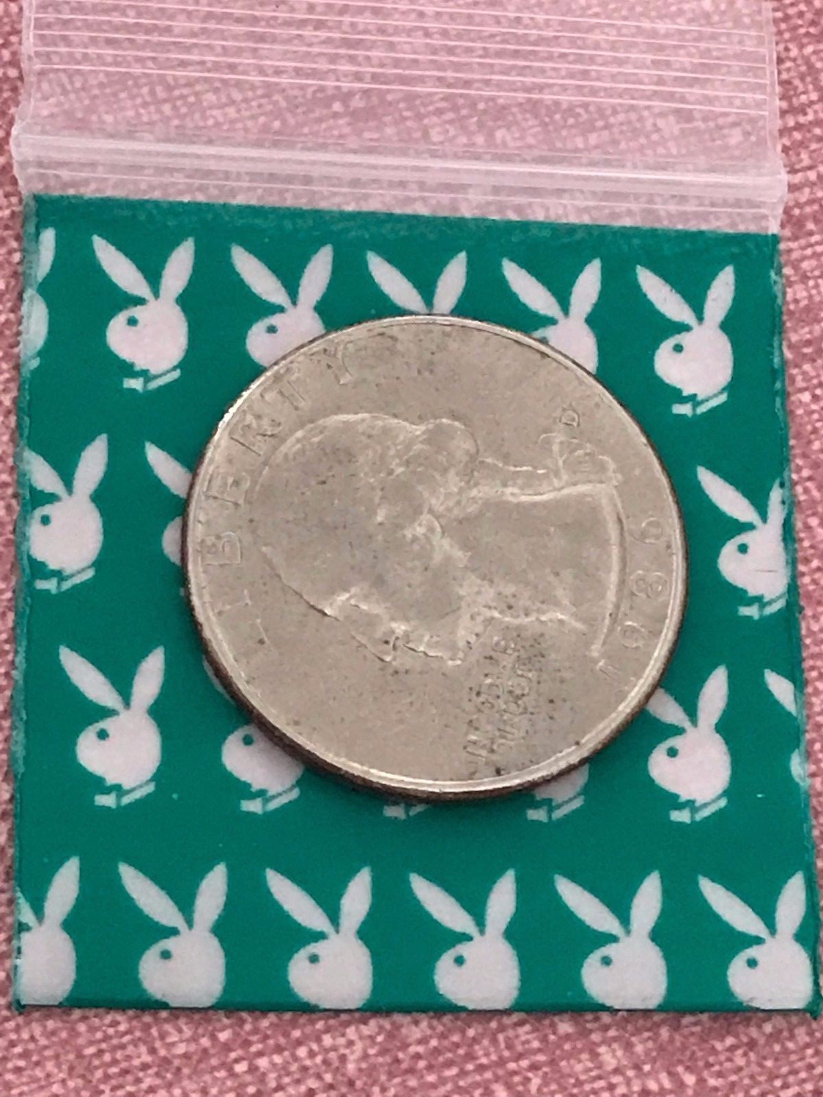 200 SMALL BAGGIES 1515 1.5″ X 1.5″ MINI RESEALABLE POLY DESIGNER BAGS BUNNY