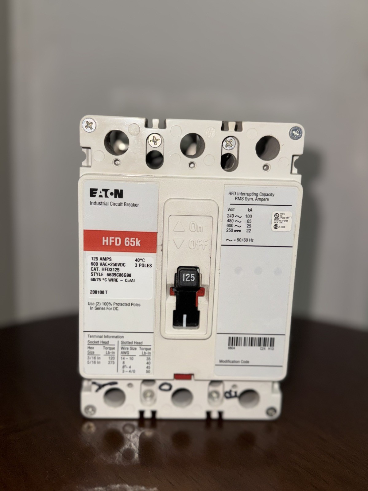 EATON HFD3125 3 pole 125 amp 3P Circuit Breaker
