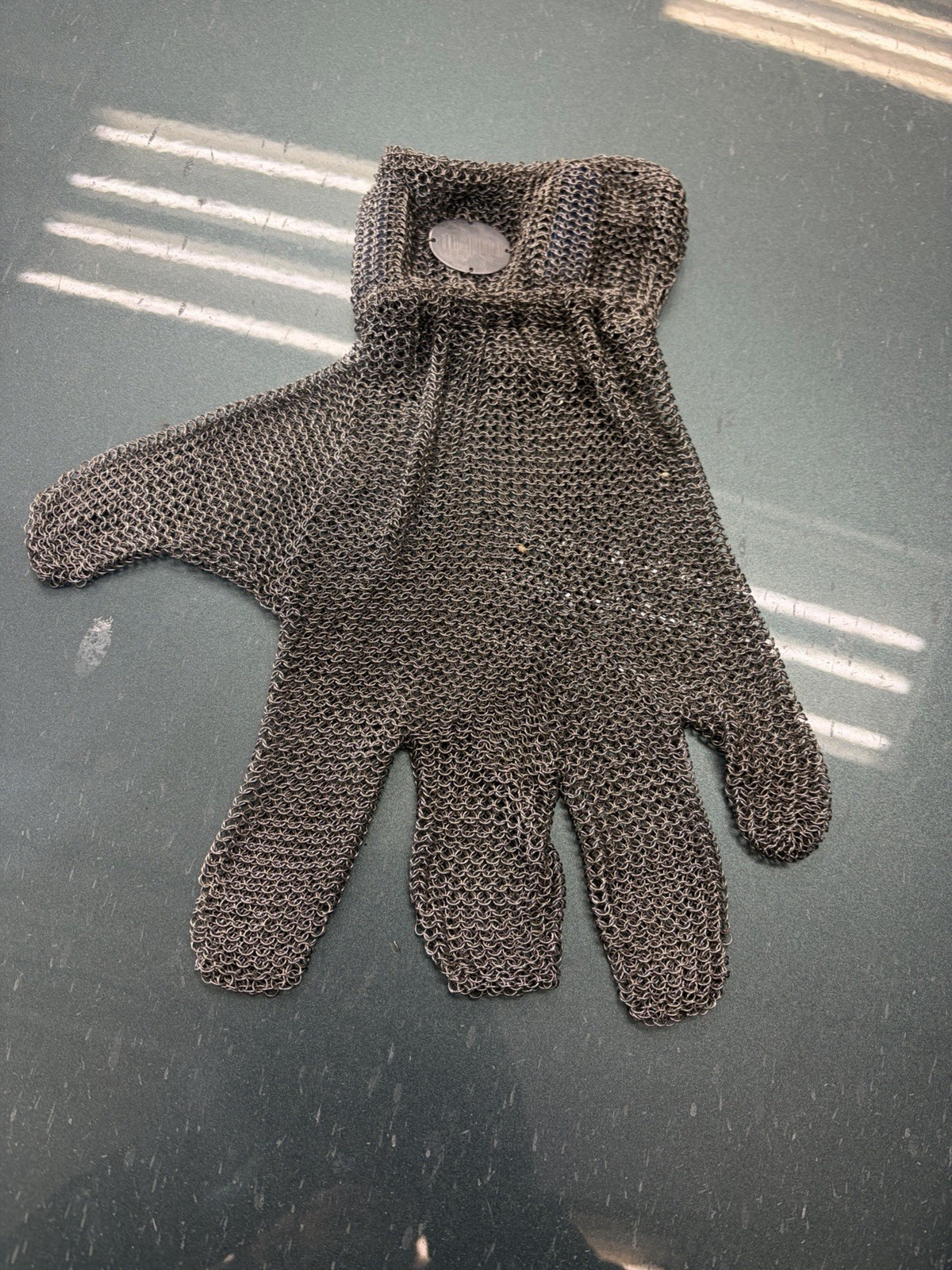 Whizard Steel Mesh Medium Cut Resistant Glove with Elastic Cuff 282162 Used
