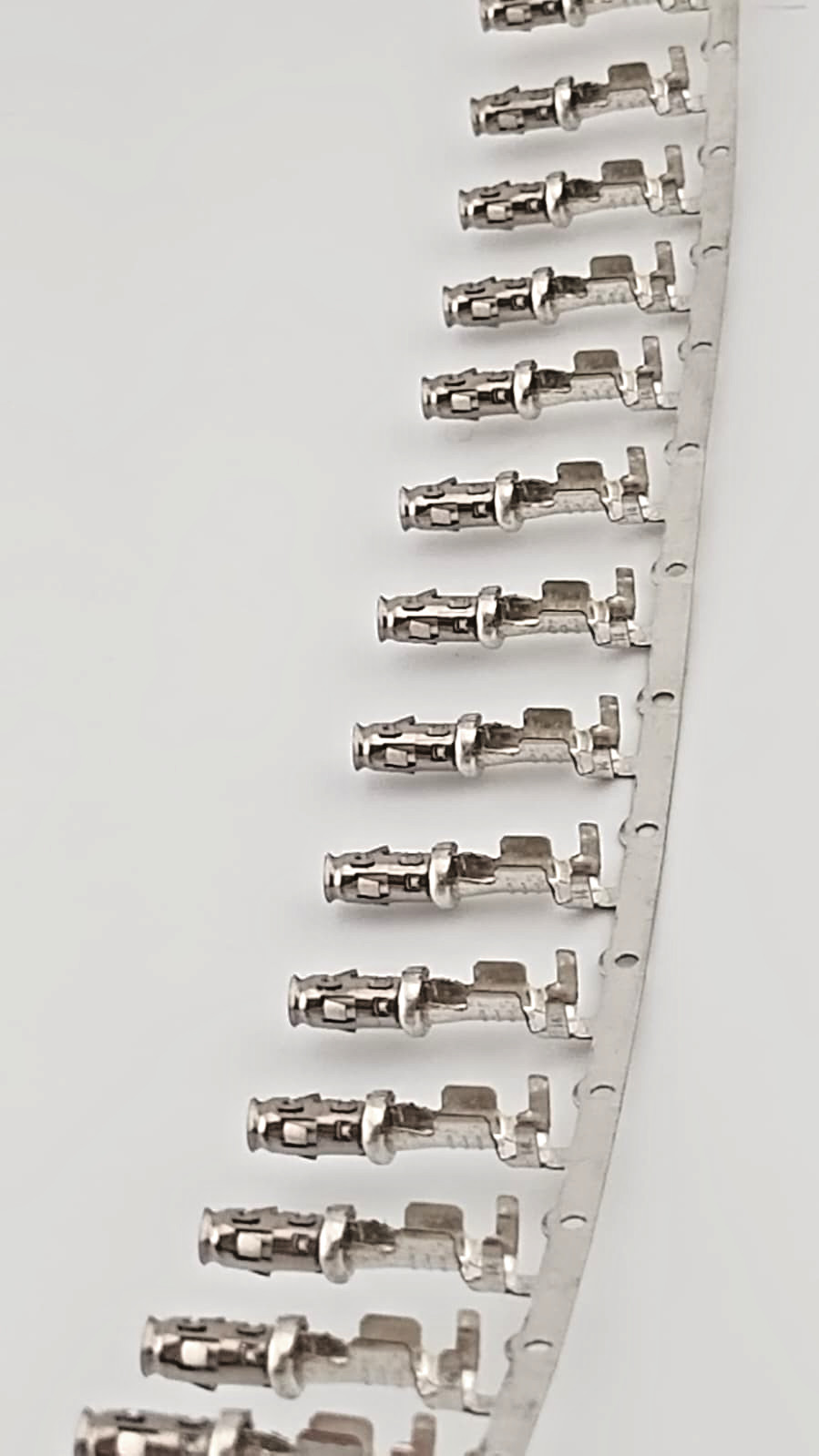 20 PCS ITT CANN APK-SB25A25-002 OR 121668-0126 CONTACT SOCKET SZ2.5MM CRIMP TIN