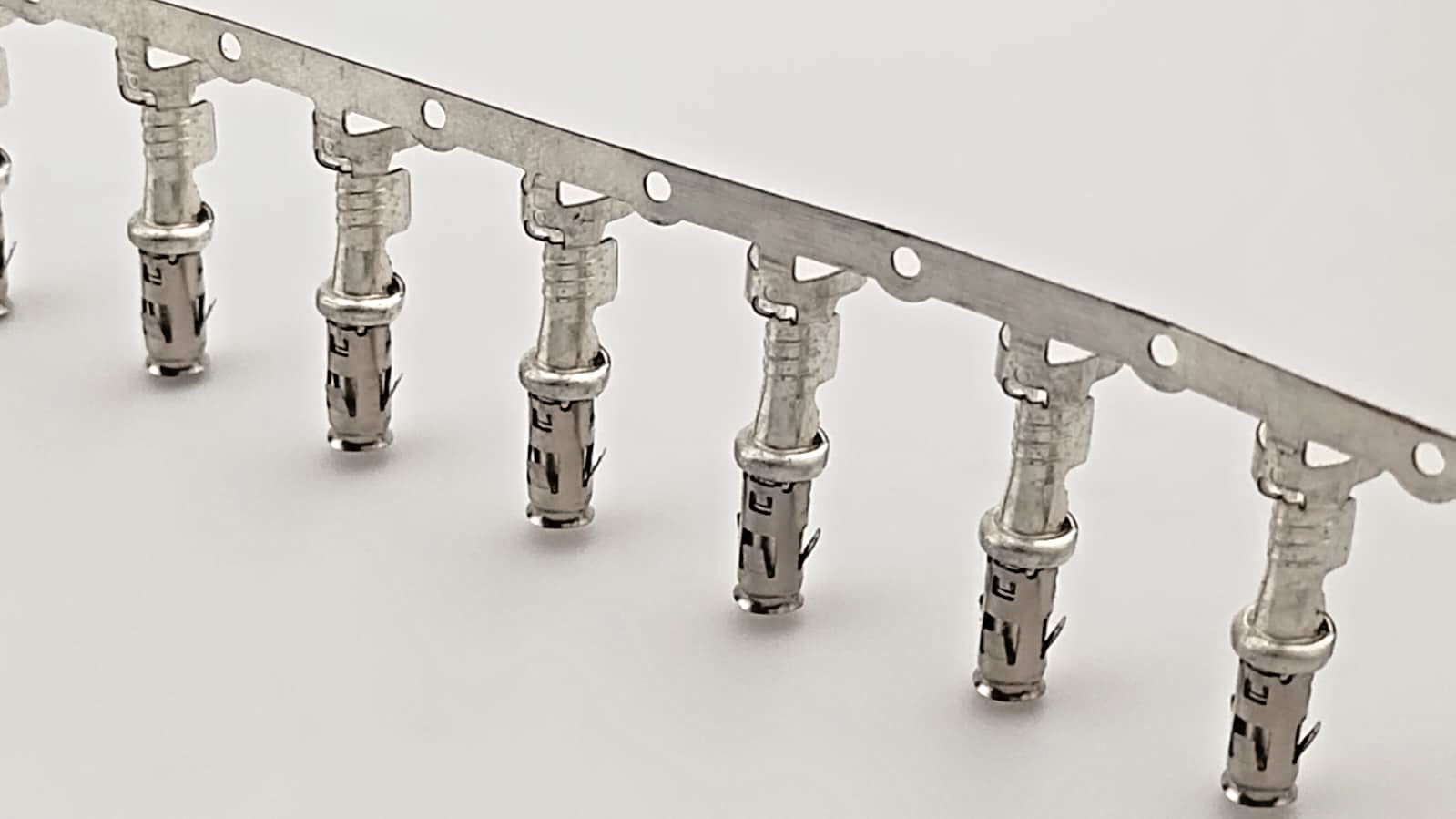 20 PCS ITT CANN APK-SB25A25-002 OR 121668-0126 CONTACT SOCKET SZ2.5MM CRIMP TIN