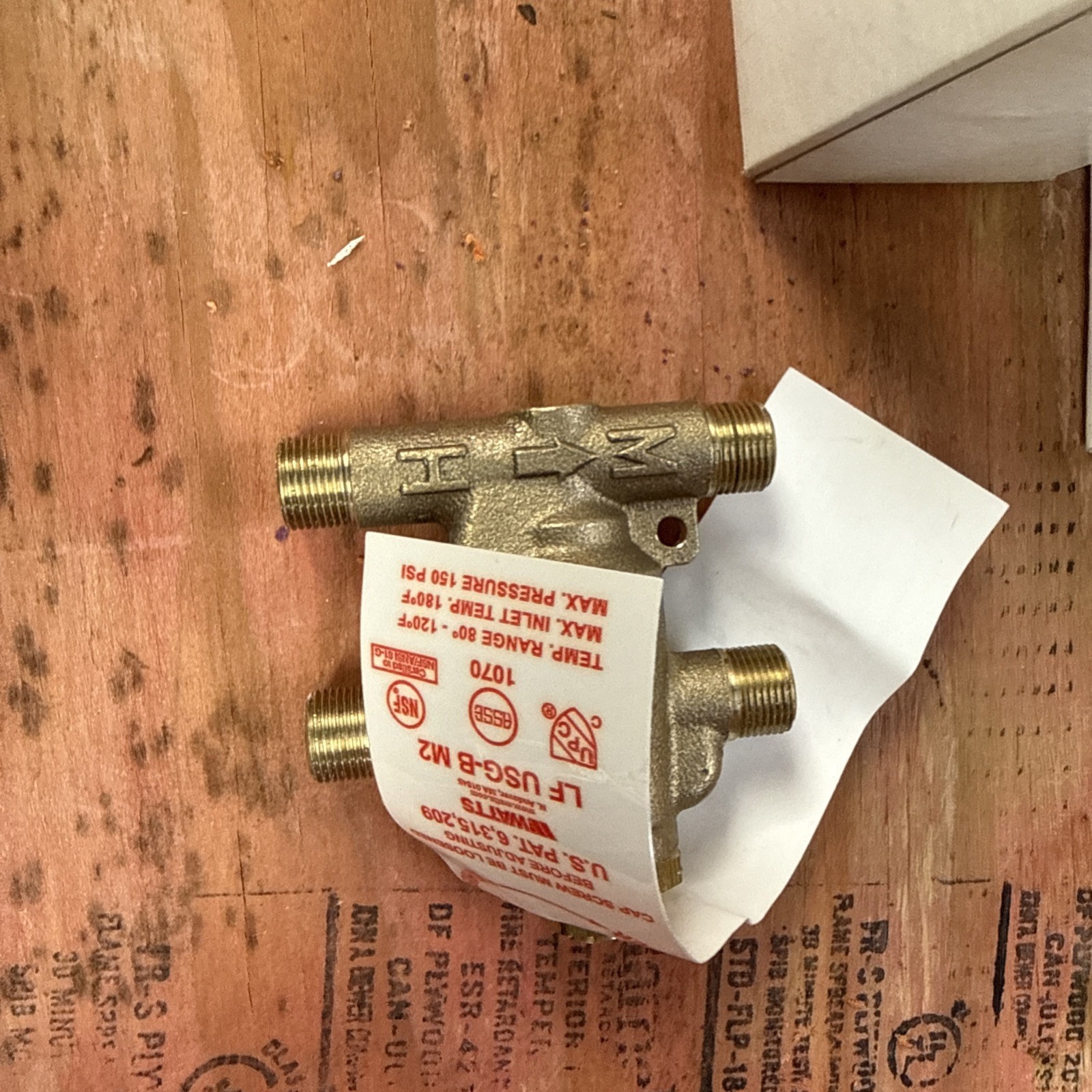 WATTS LFUSG-B-M2 PN: 0204143 3/8″ Compression Thermostatic Mixing Valve, 80-120F