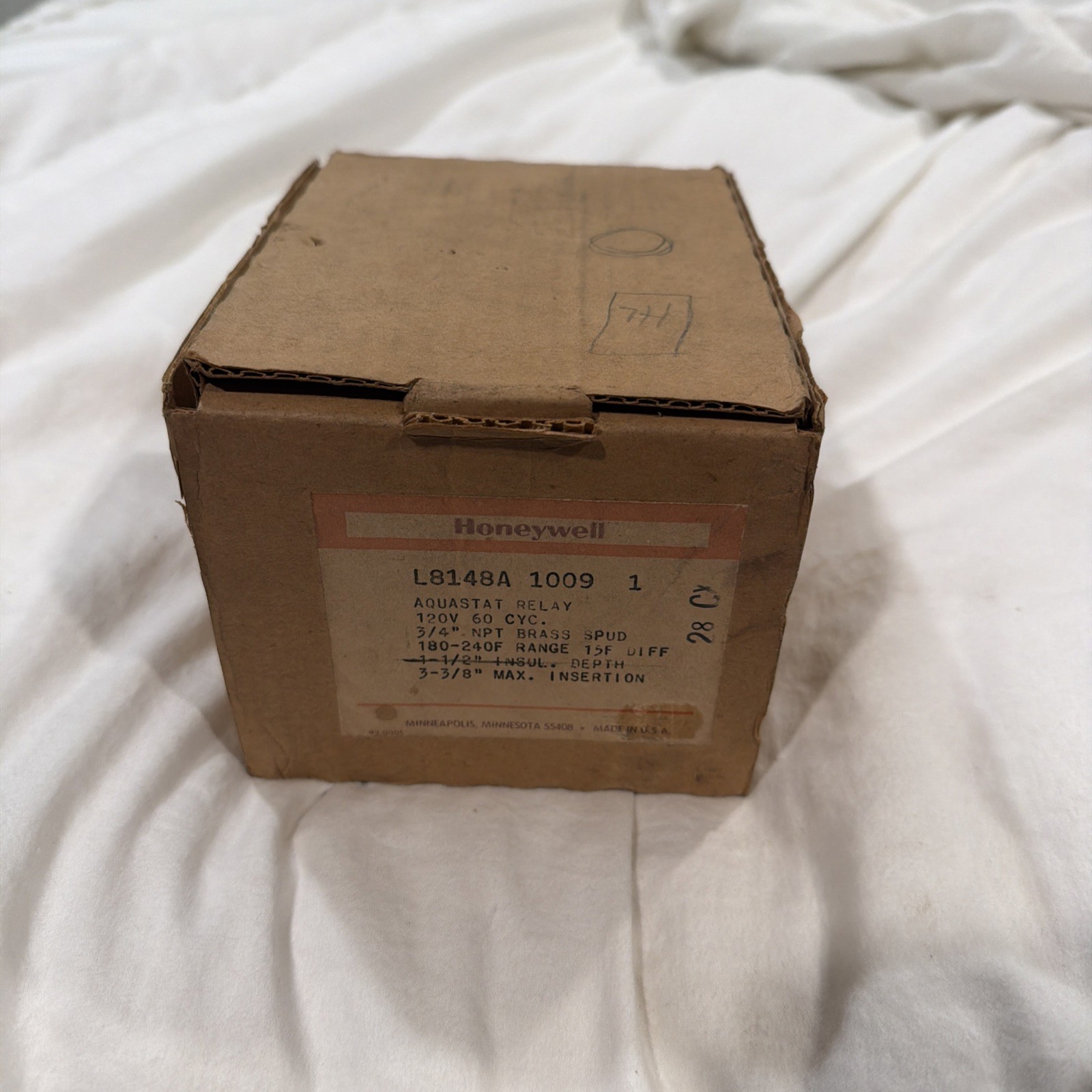 HONEYWELL L8148A 1009 AQUASTAT RELAY W/ Thermowell