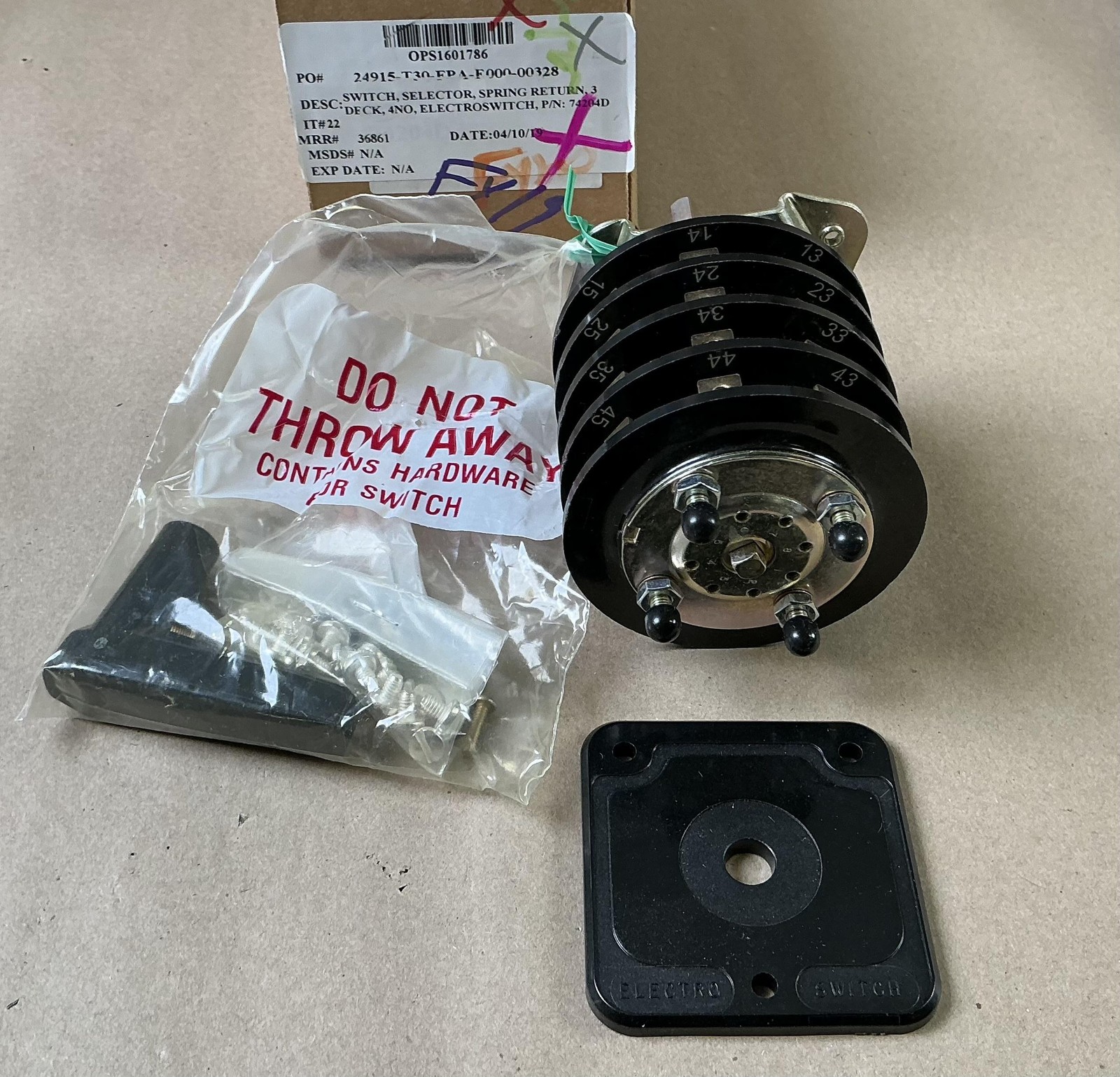 ElectroSwitch 74204D Series 24 Rotary Selector Switch 4 Deck Black USA New