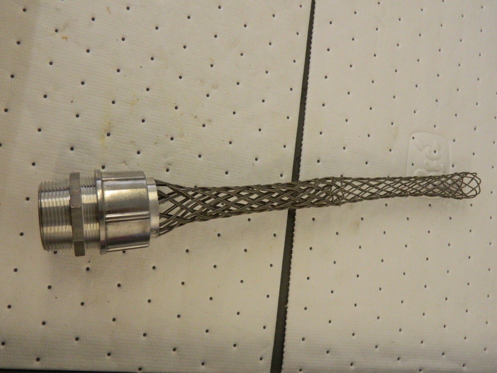 HUBBELL 1.2 to 1.3 Liquidtight Straight Strain Relief Cord Grip 07401032