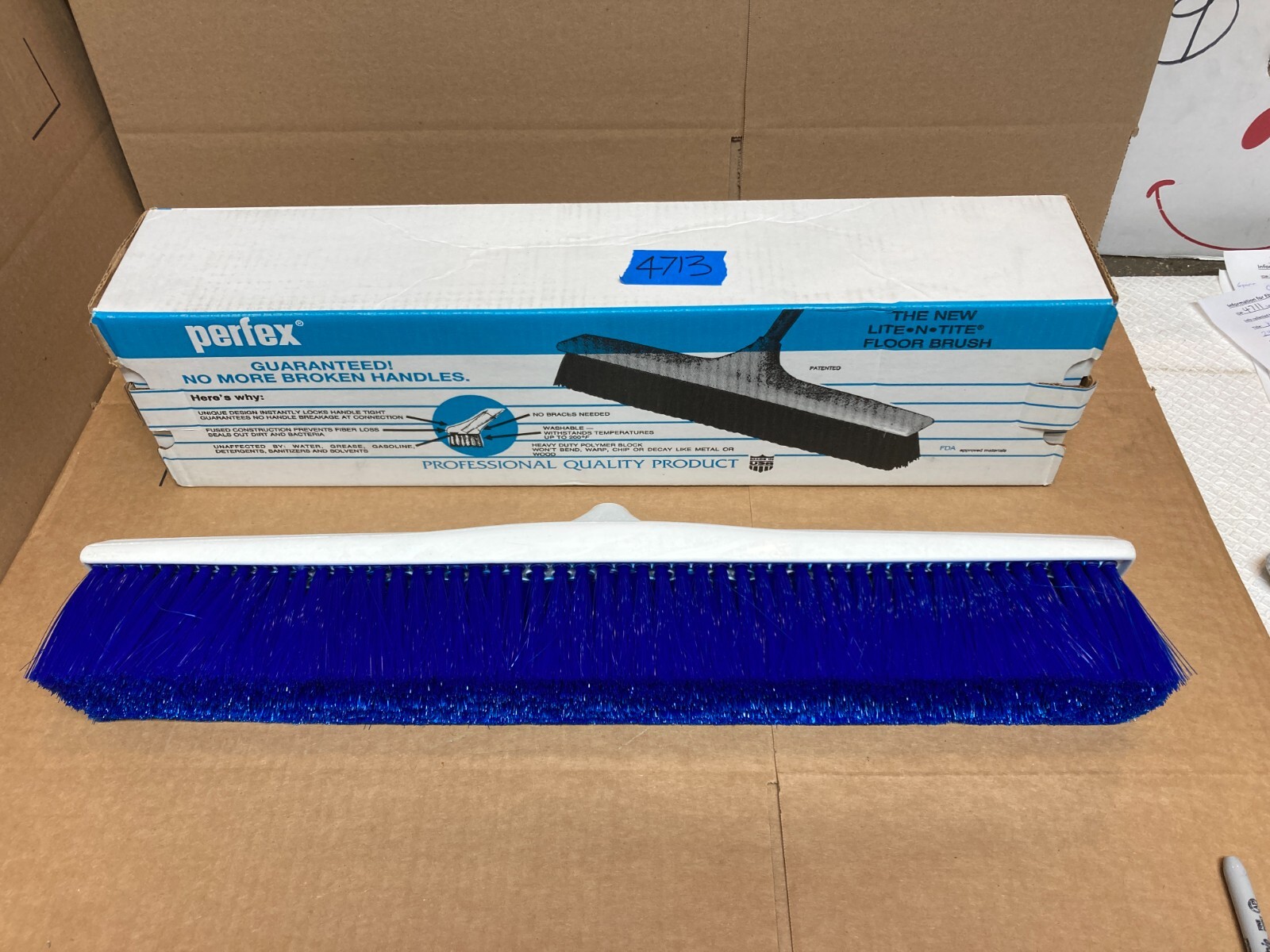 NEW 24″ Perfex Lite-N-Tite 24″ Floor Brush #2624 – MED SWEEP (no handle)